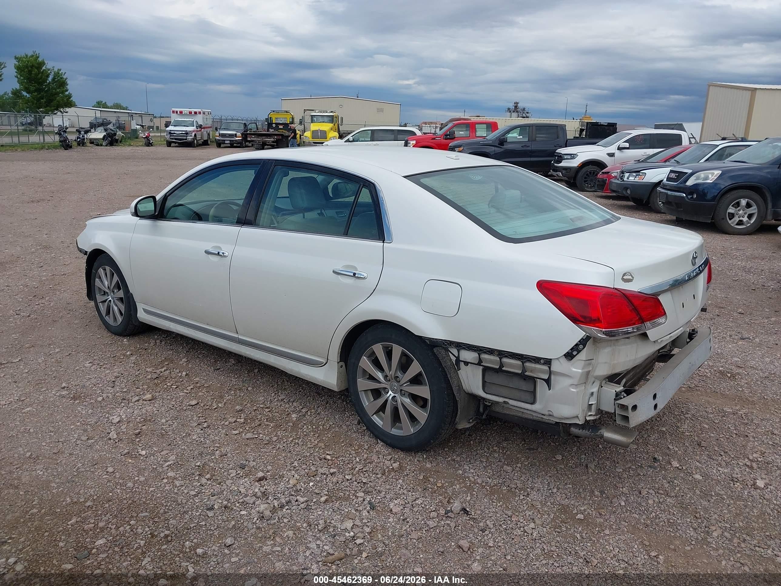 2011 Toyota Avalon Limited White vin: 4T1BK3DB9BU434859