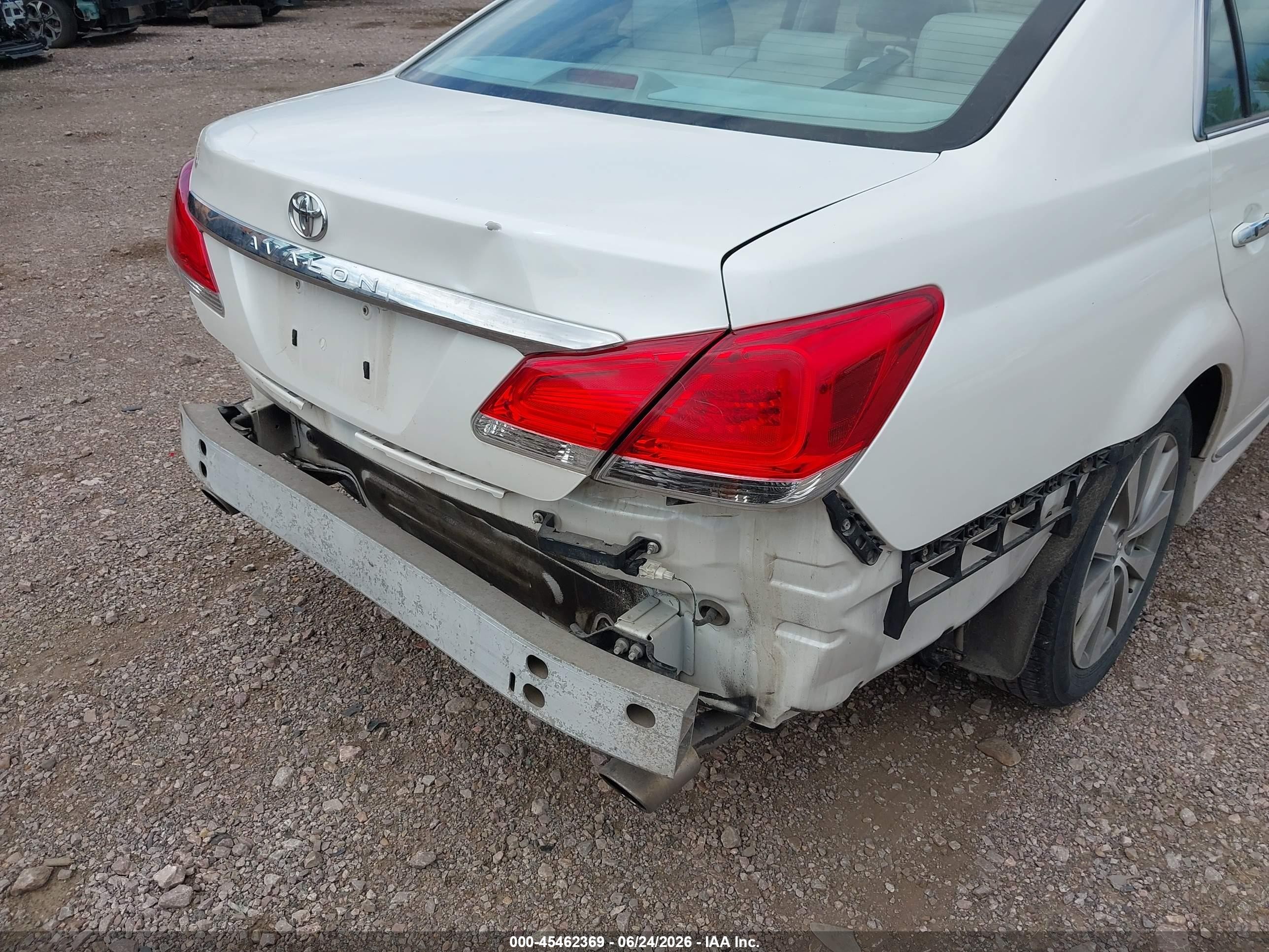 2011 Toyota Avalon Limited White vin: 4T1BK3DB9BU434859