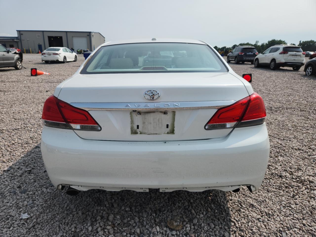 2011 Toyota Avalon Base White vin: 4T1BK3DB9BU436238