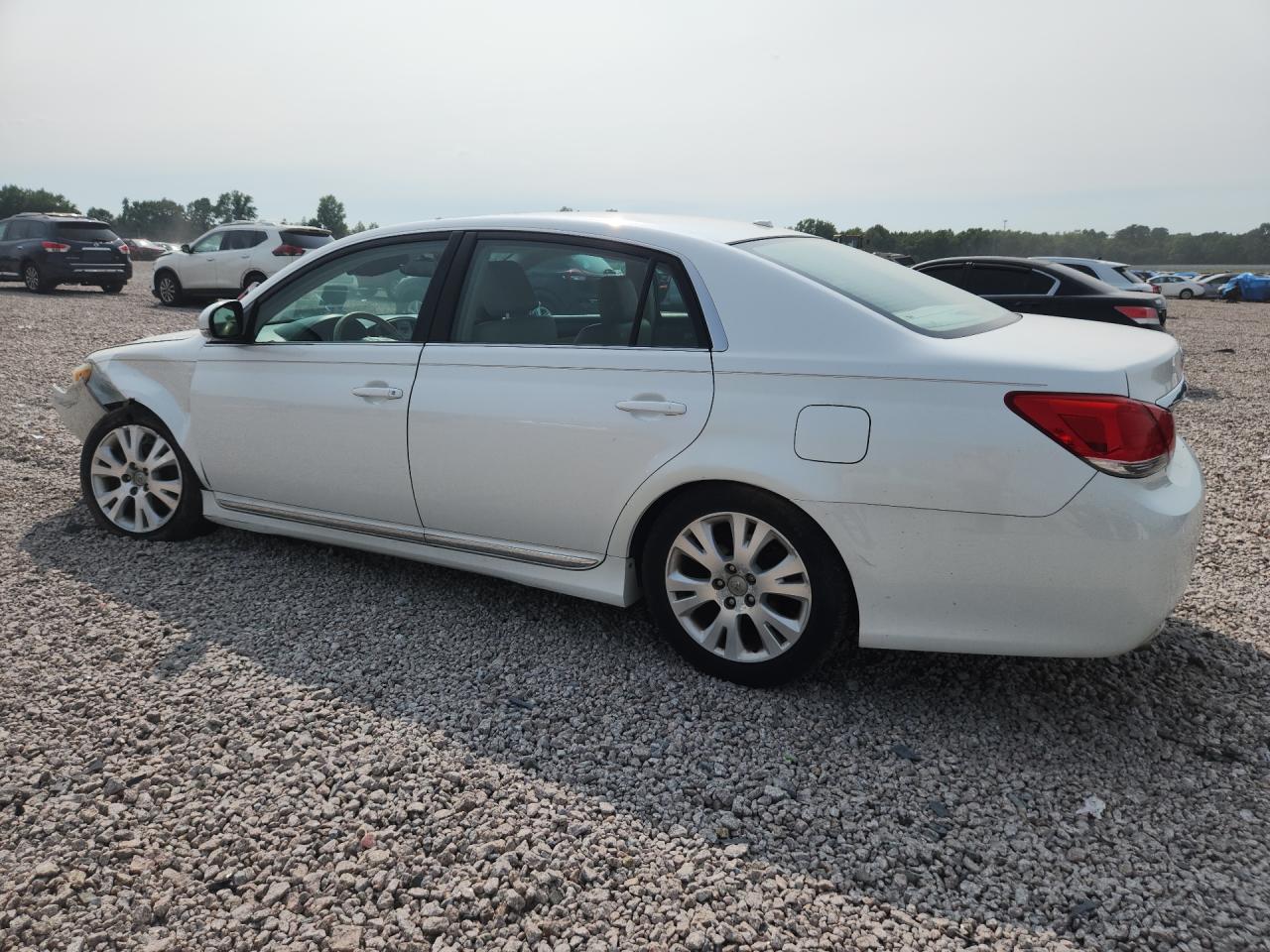 2011 Toyota Avalon Base White vin: 4T1BK3DB9BU436238