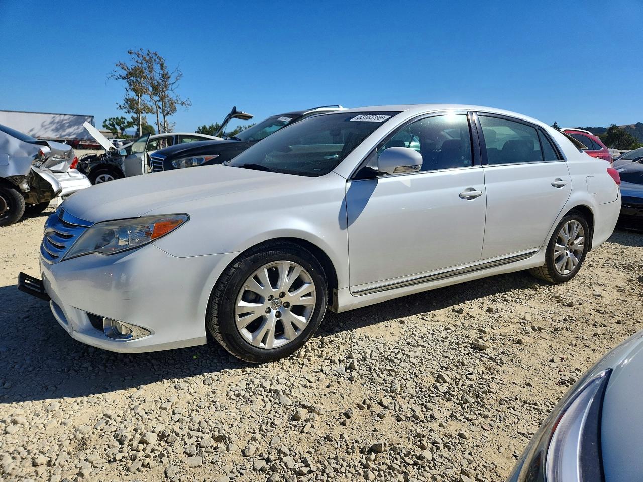 2012 Toyota Avalon Base White vin: 4T1BK3DB9CU453364