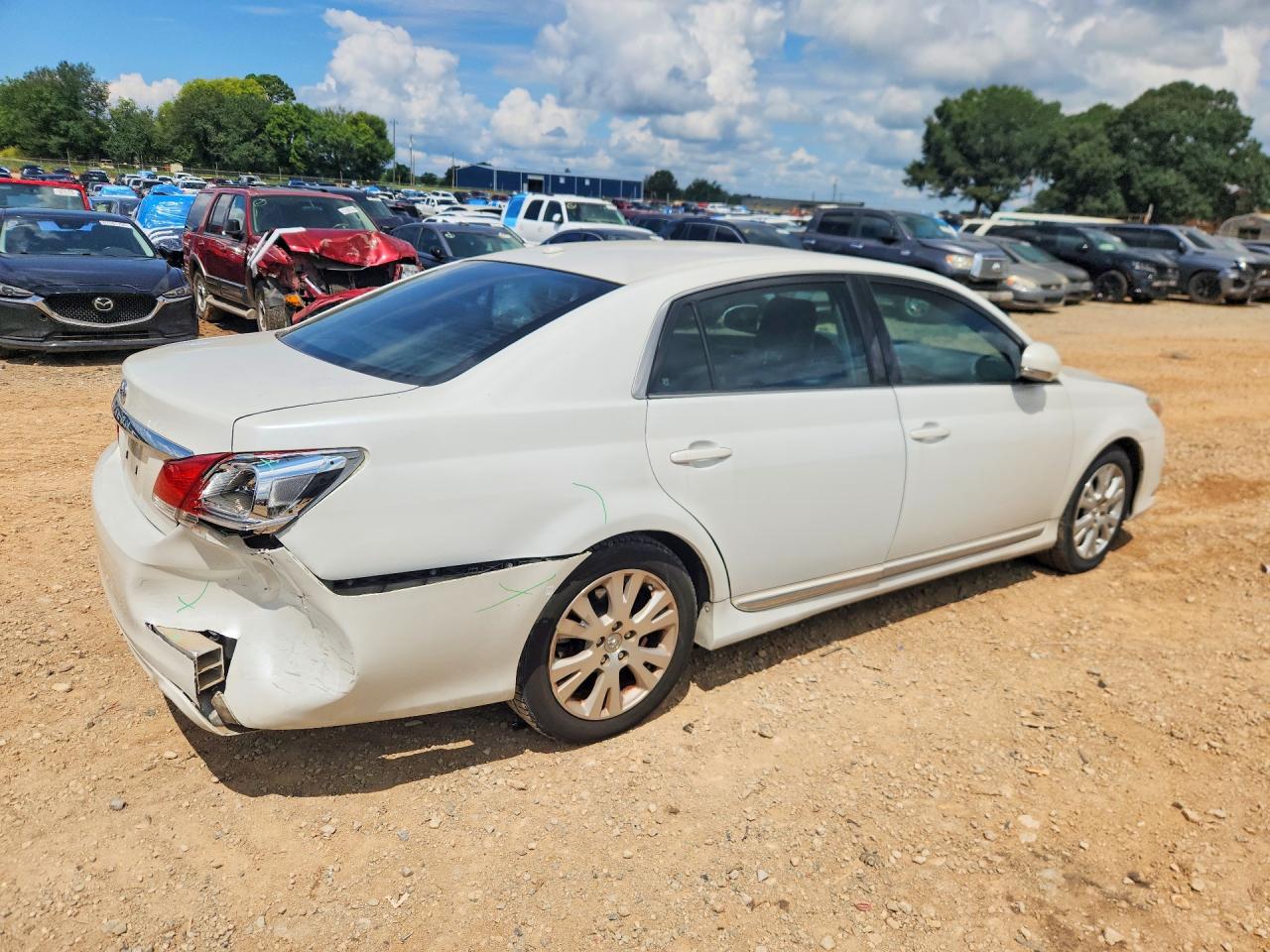 2012 Toyota Avalon Base White vin: 4T1BK3DB9CU469368