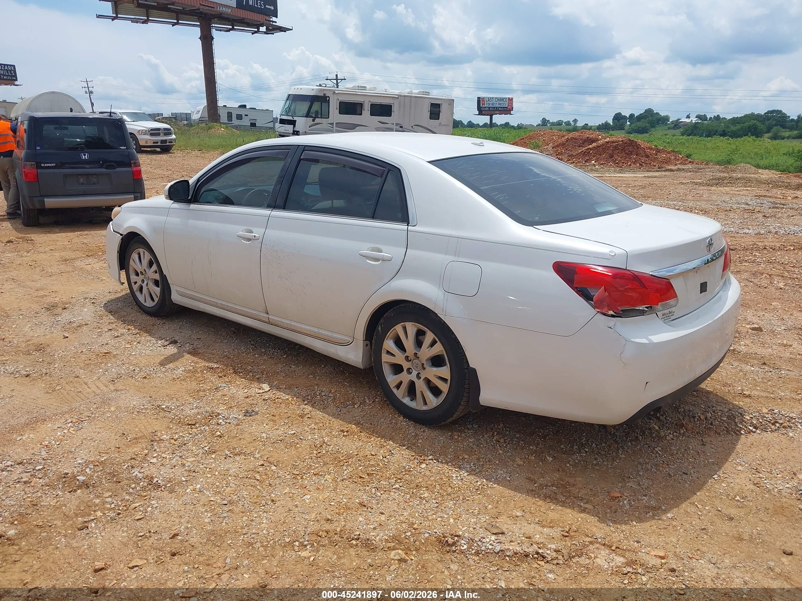 2012 Toyota Avalon   White vin: 4T1BK3DB9CU470648