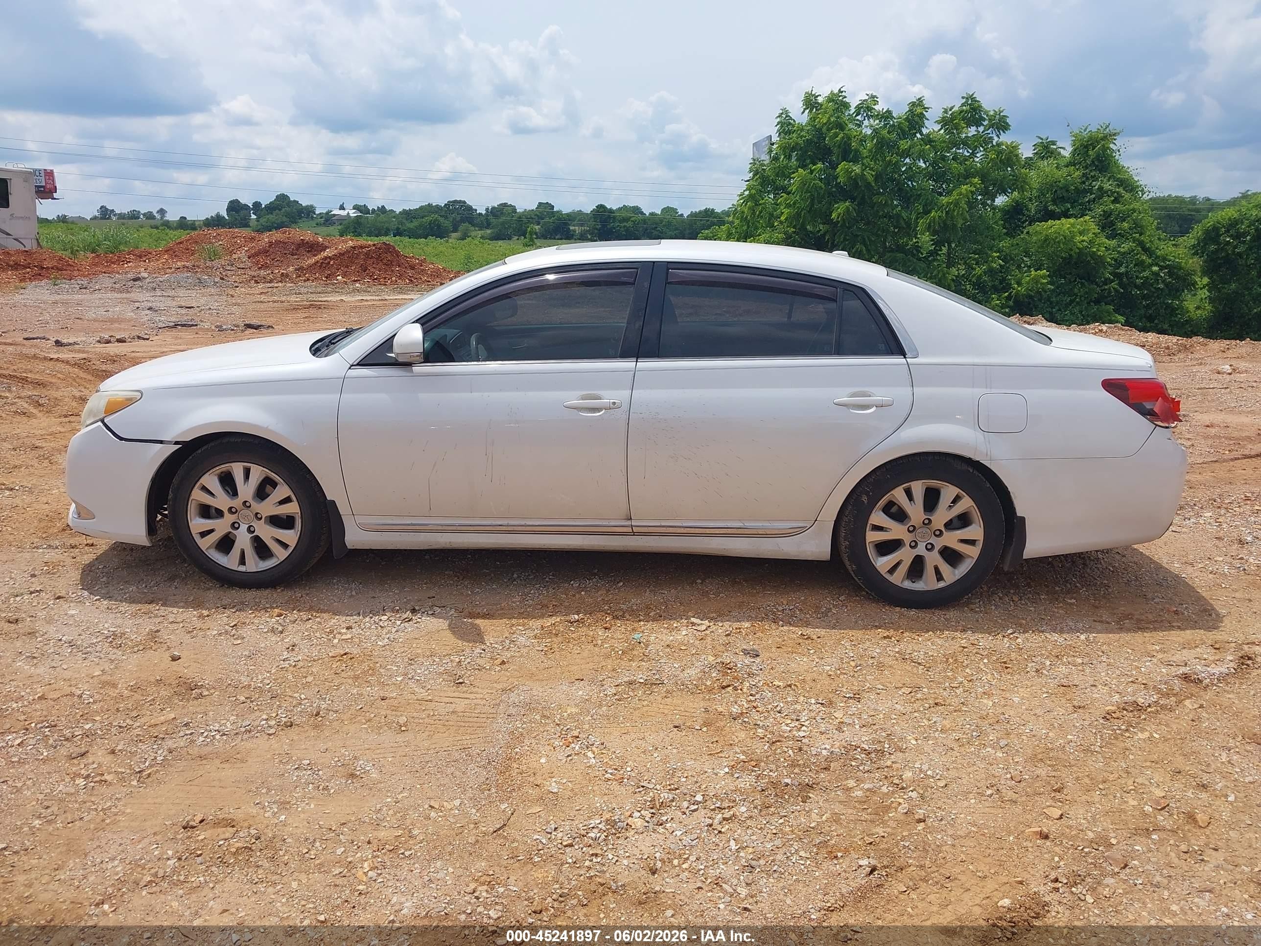 2012 Toyota Avalon   White vin: 4T1BK3DB9CU470648