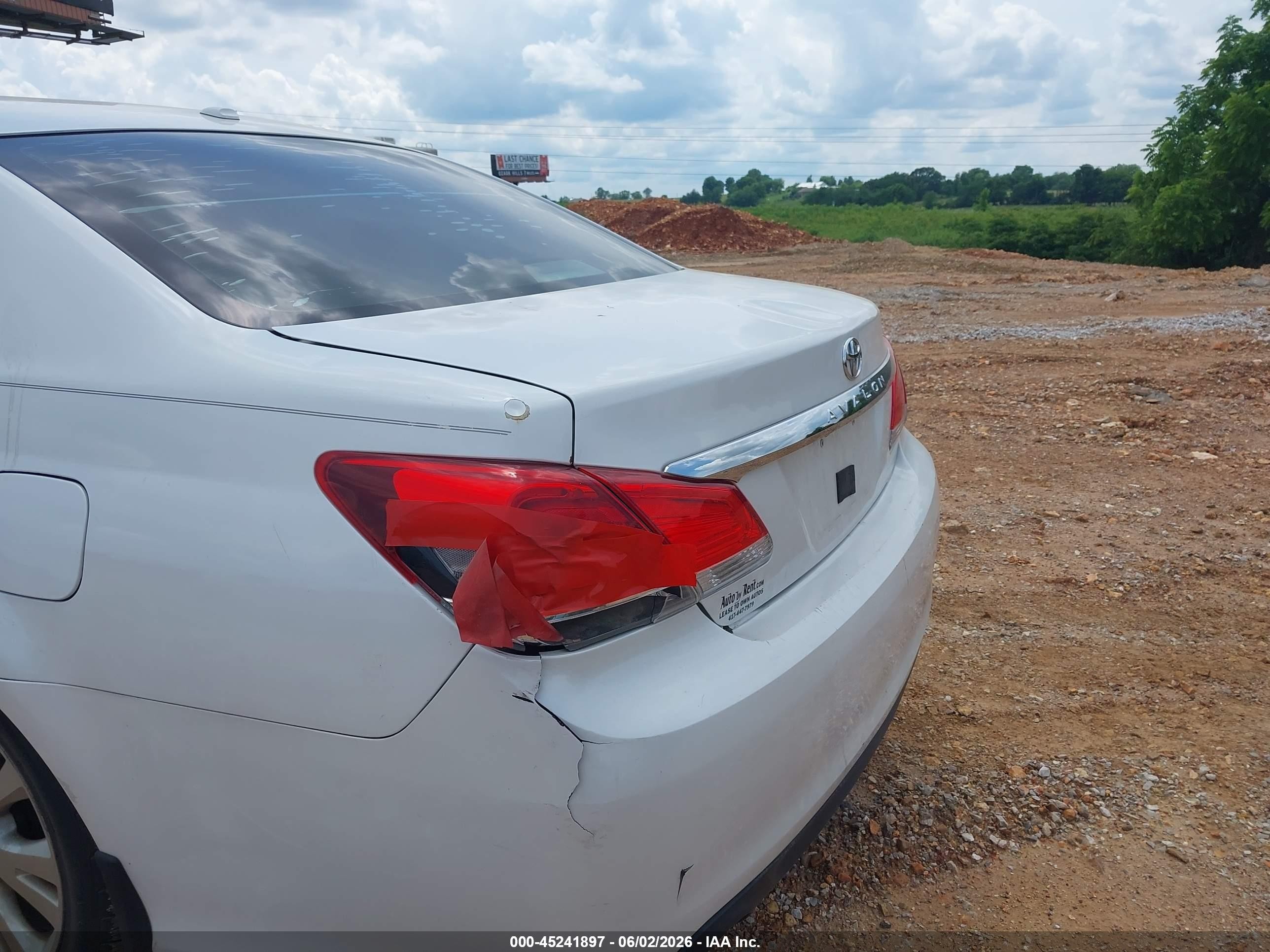 2012 Toyota Avalon   White vin: 4T1BK3DB9CU470648