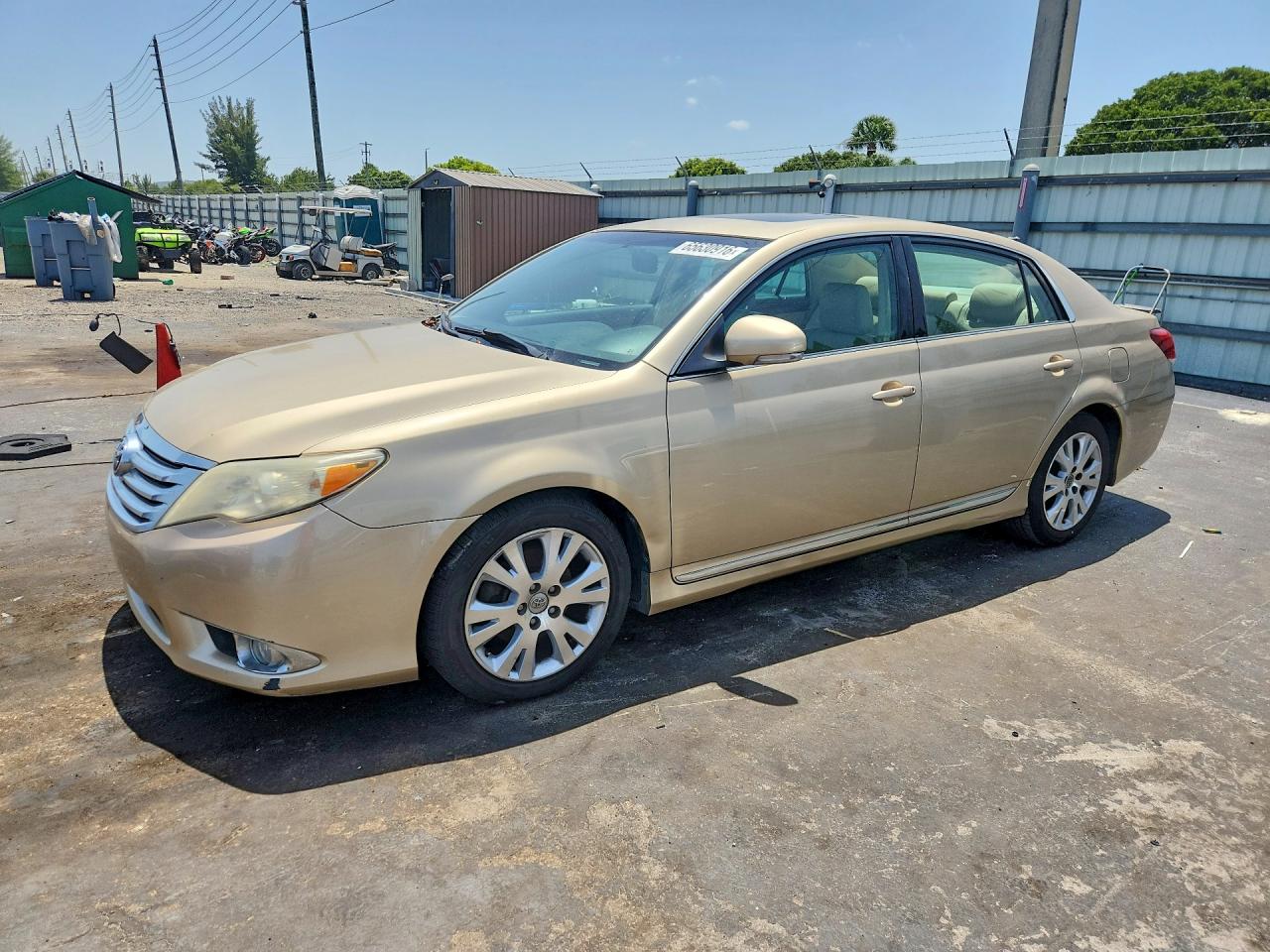 2011 Toyota Avalon Base Tan vin: 4T1BK3DBXBU378091