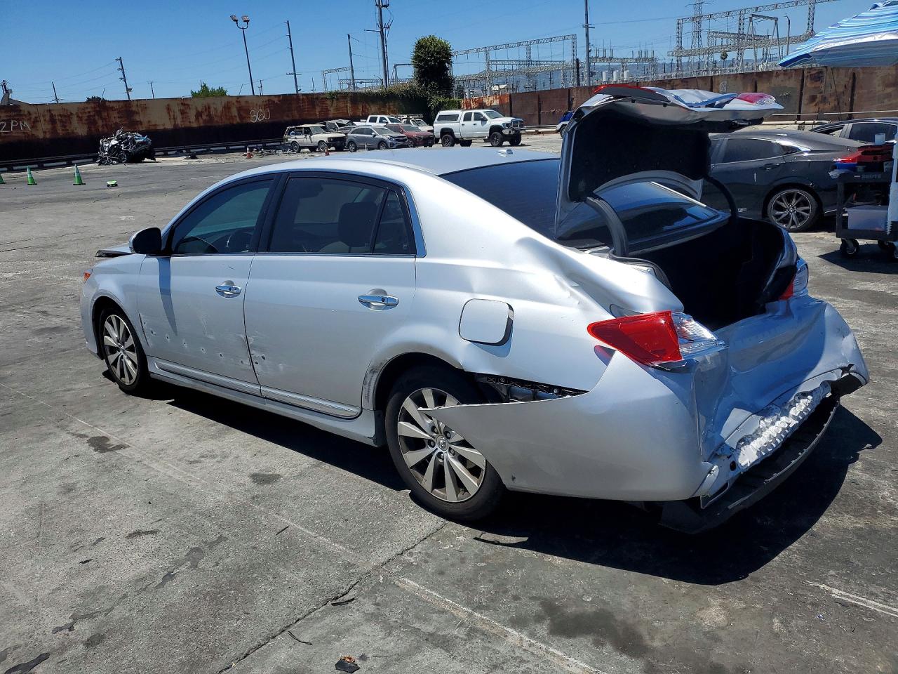 2011 Toyota Alavon Silver vin: 4T1BK3DBXBU379967