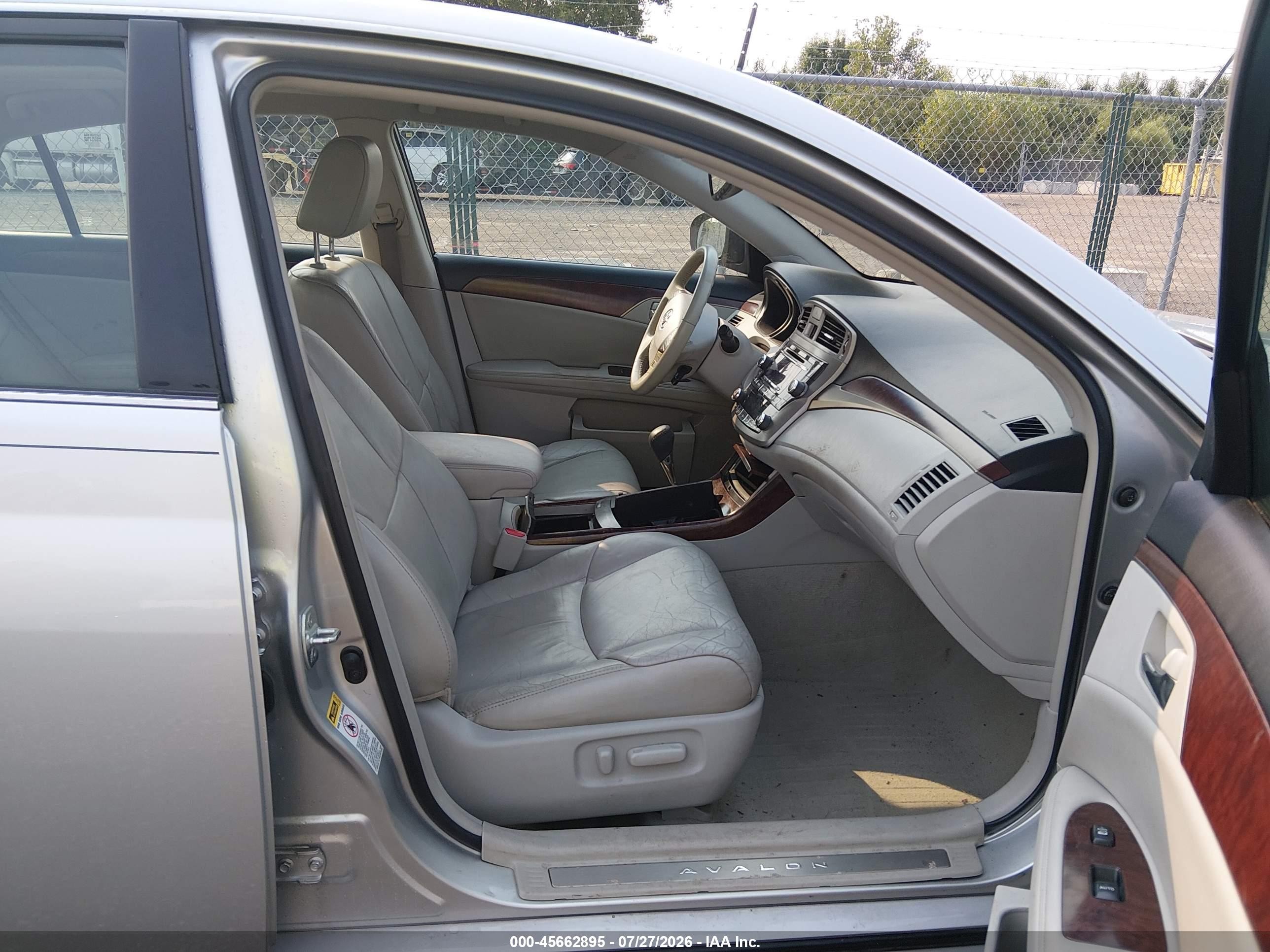 2011 Toyota Avalon   Silver vin: 4T1BK3DBXBU390046