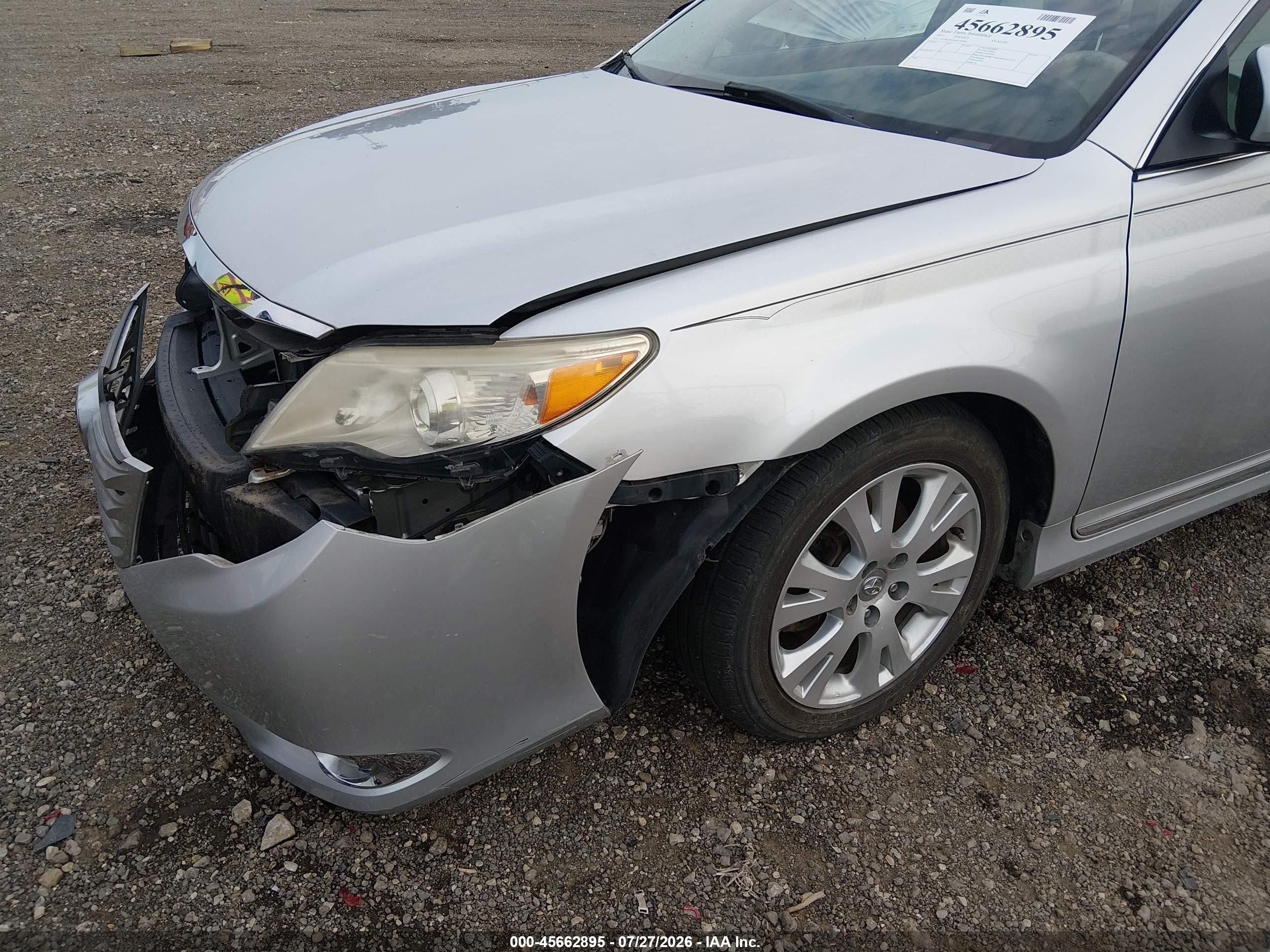 2011 Toyota Avalon   Silver vin: 4T1BK3DBXBU390046