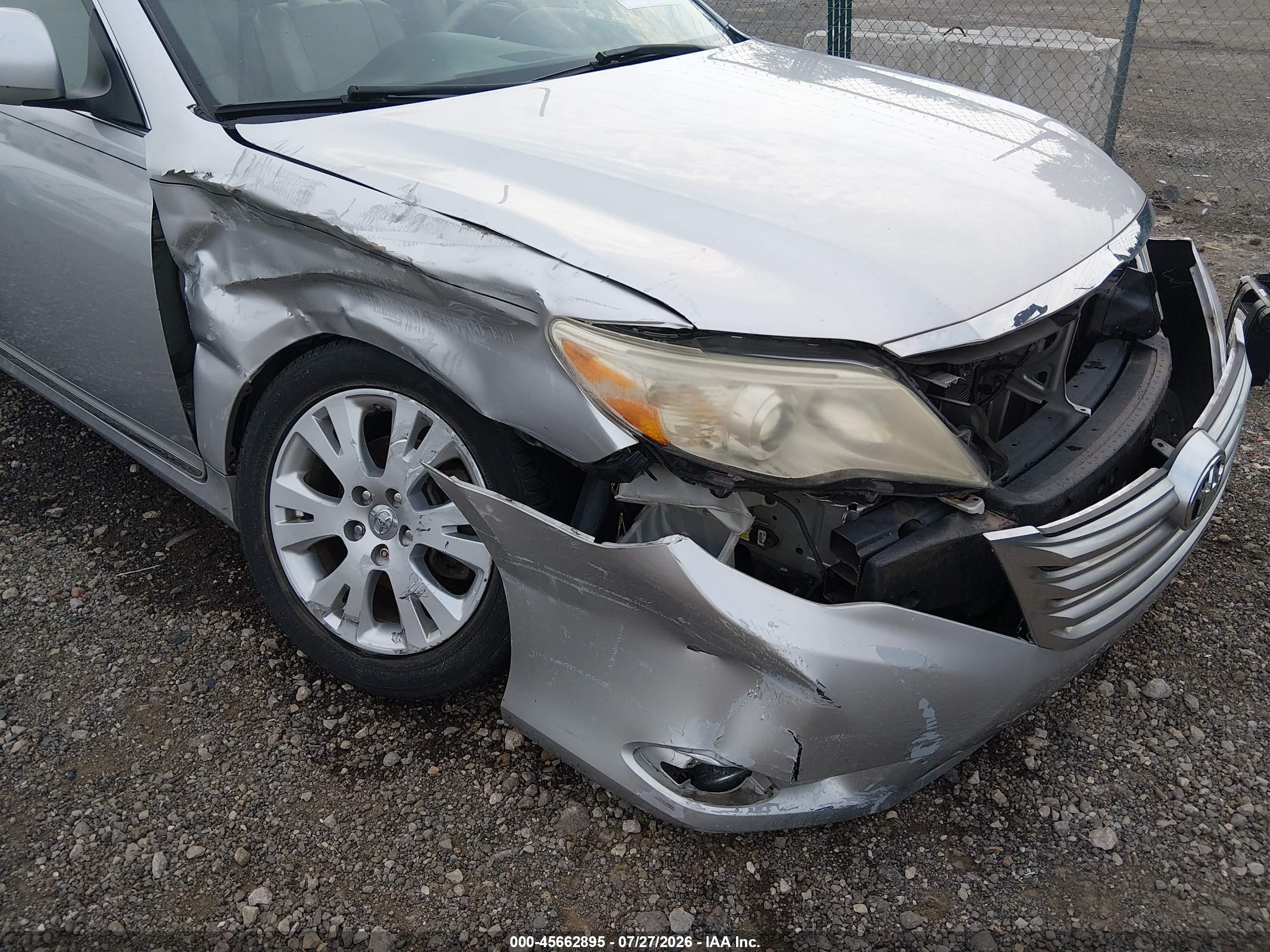 2011 Toyota Avalon   Silver vin: 4T1BK3DBXBU390046