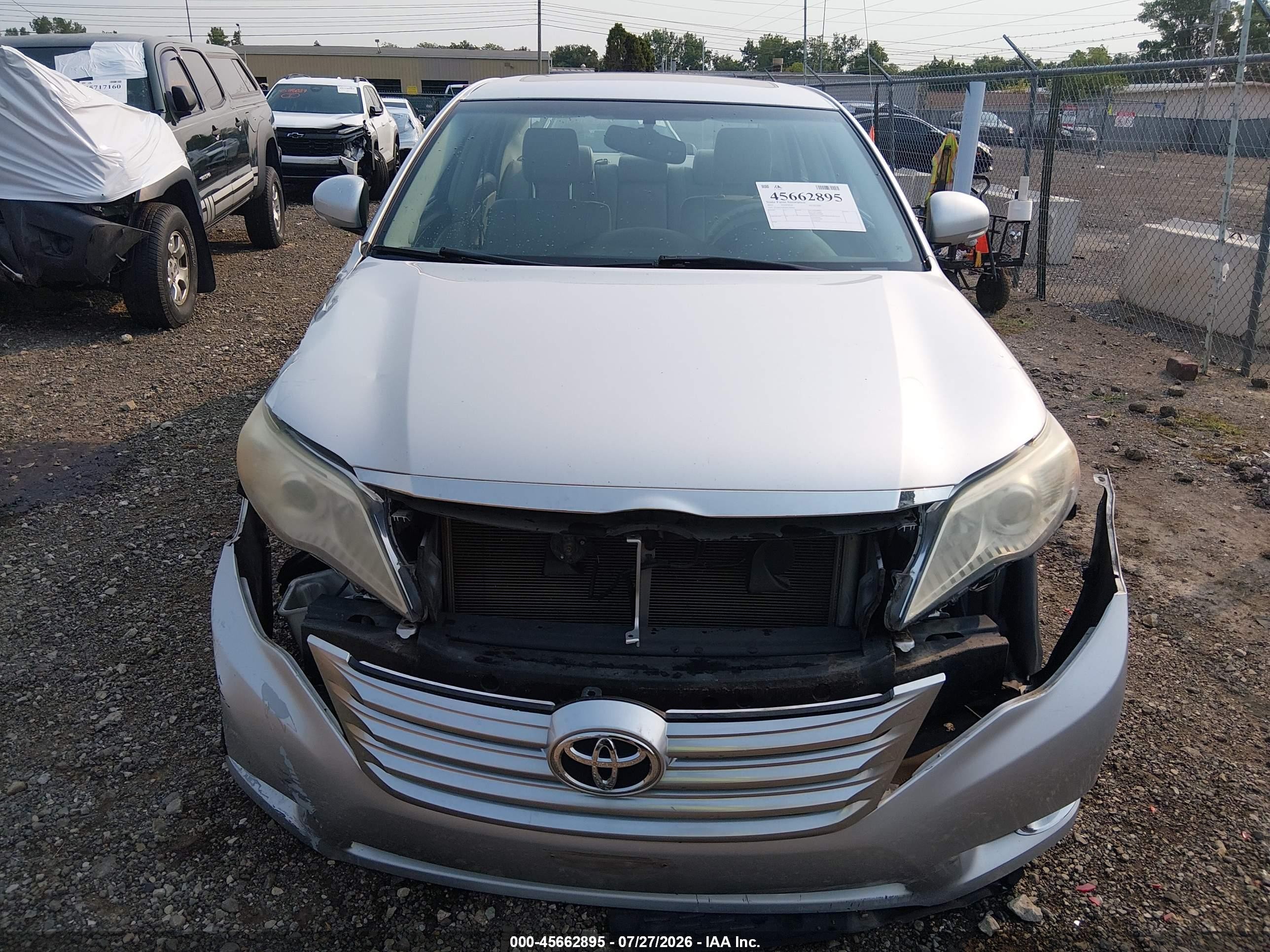 2011 Toyota Avalon   Silver vin: 4T1BK3DBXBU390046