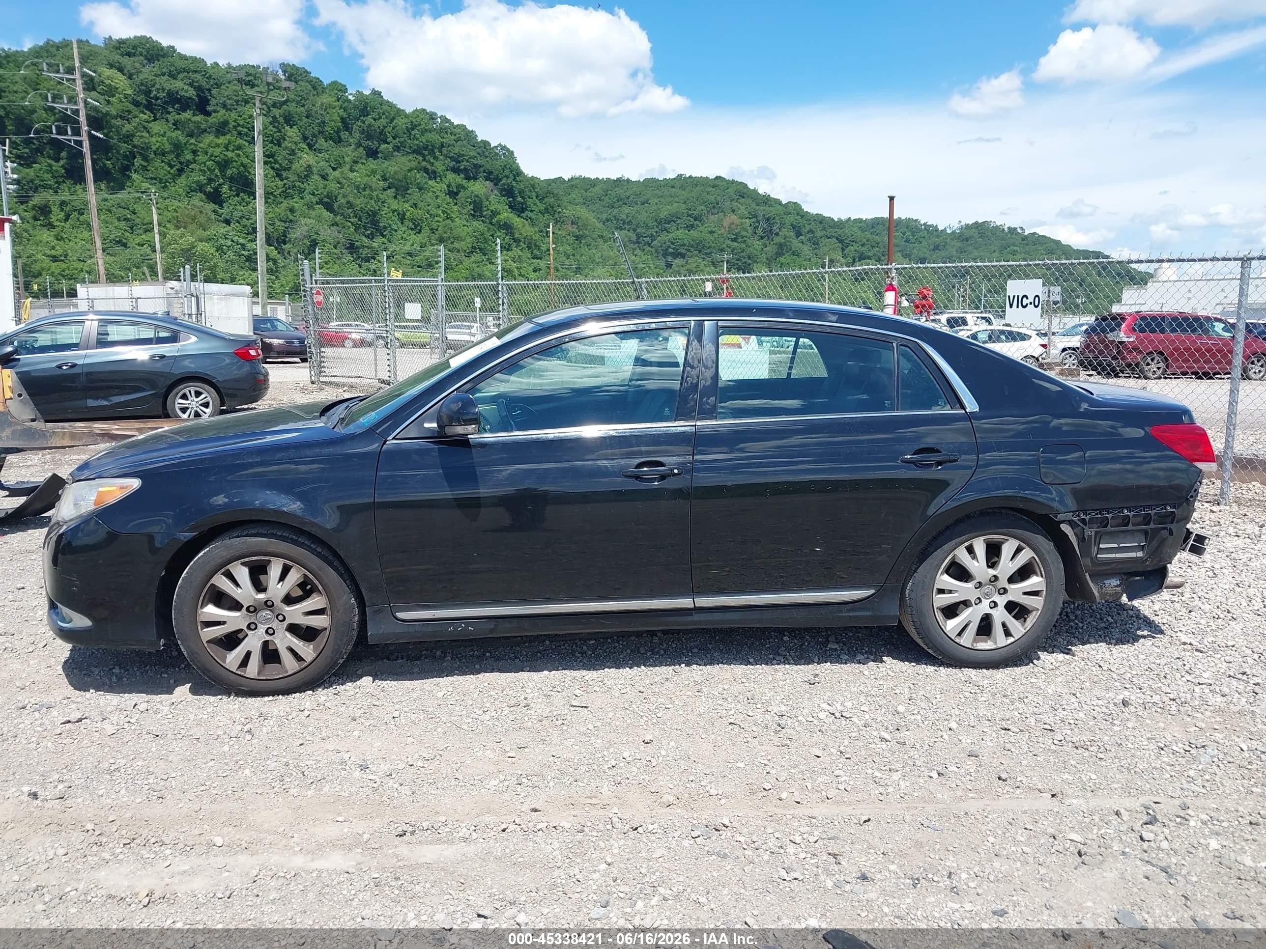 2011 Toyota Avalon   Black vin: 4T1BK3DBXBU400221