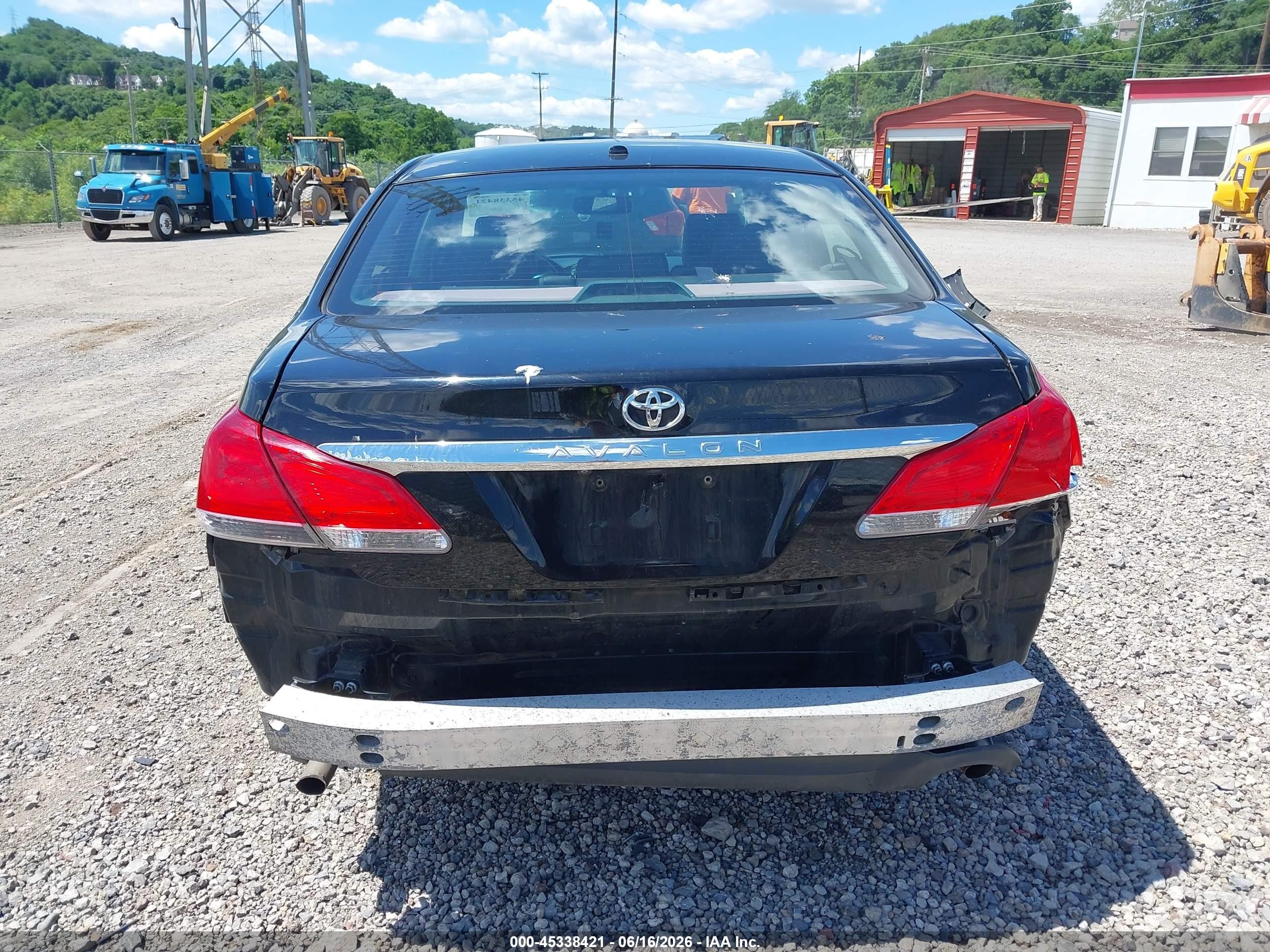 2011 Toyota Avalon   Black vin: 4T1BK3DBXBU400221