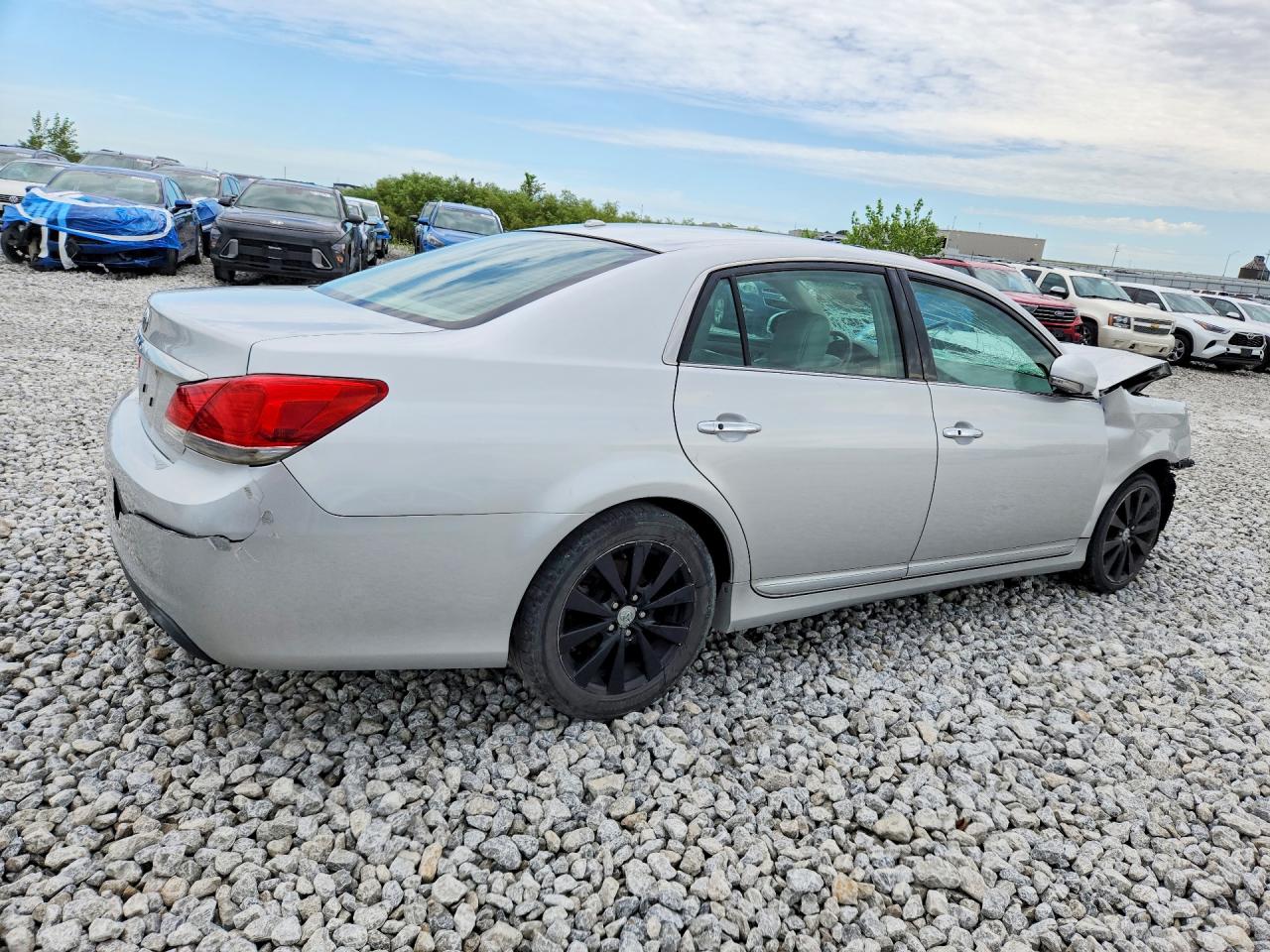 2011 Toyota Avalon Limited Серебряный vin: 4T1BK3DBXBU402888