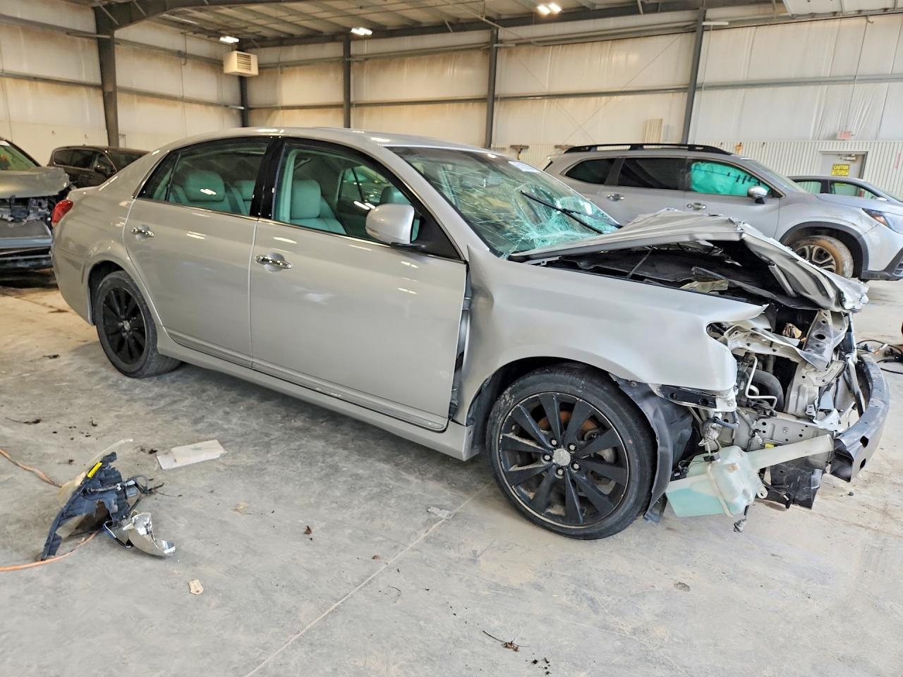 2011 Toyota Avalon Limited Серебряный vin: 4T1BK3DBXBU402888