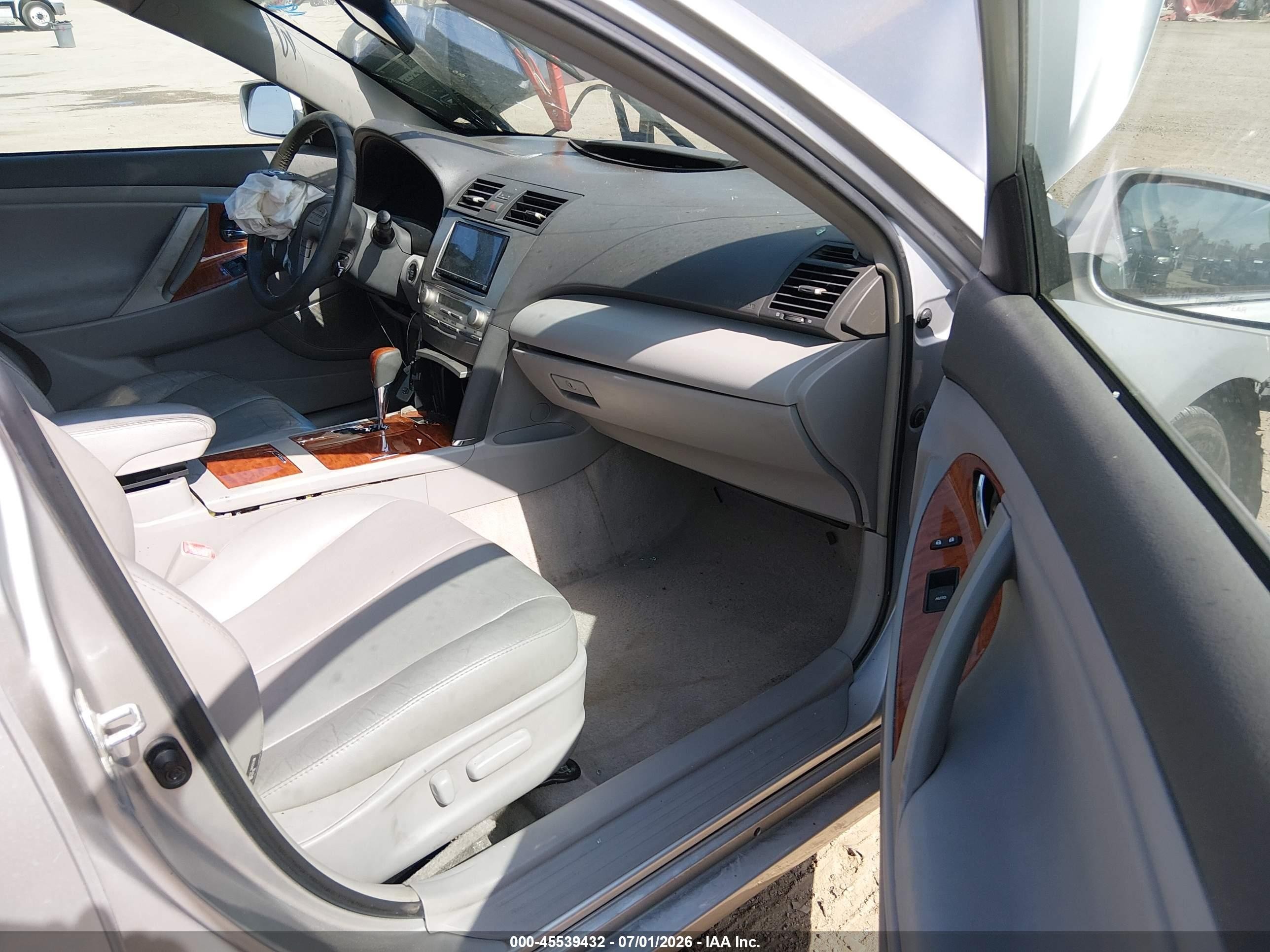 2010 Toyota Camry Xle V6 Silver vin: 4T1BK3EK0AU111233