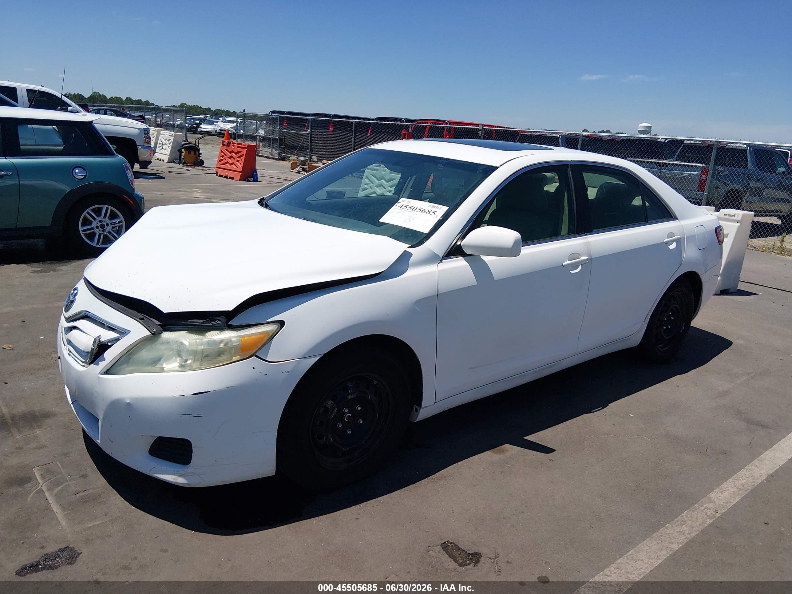 2010 Toyota Camry Le V6 Белый vin: 4T1BK3EK0AU608380