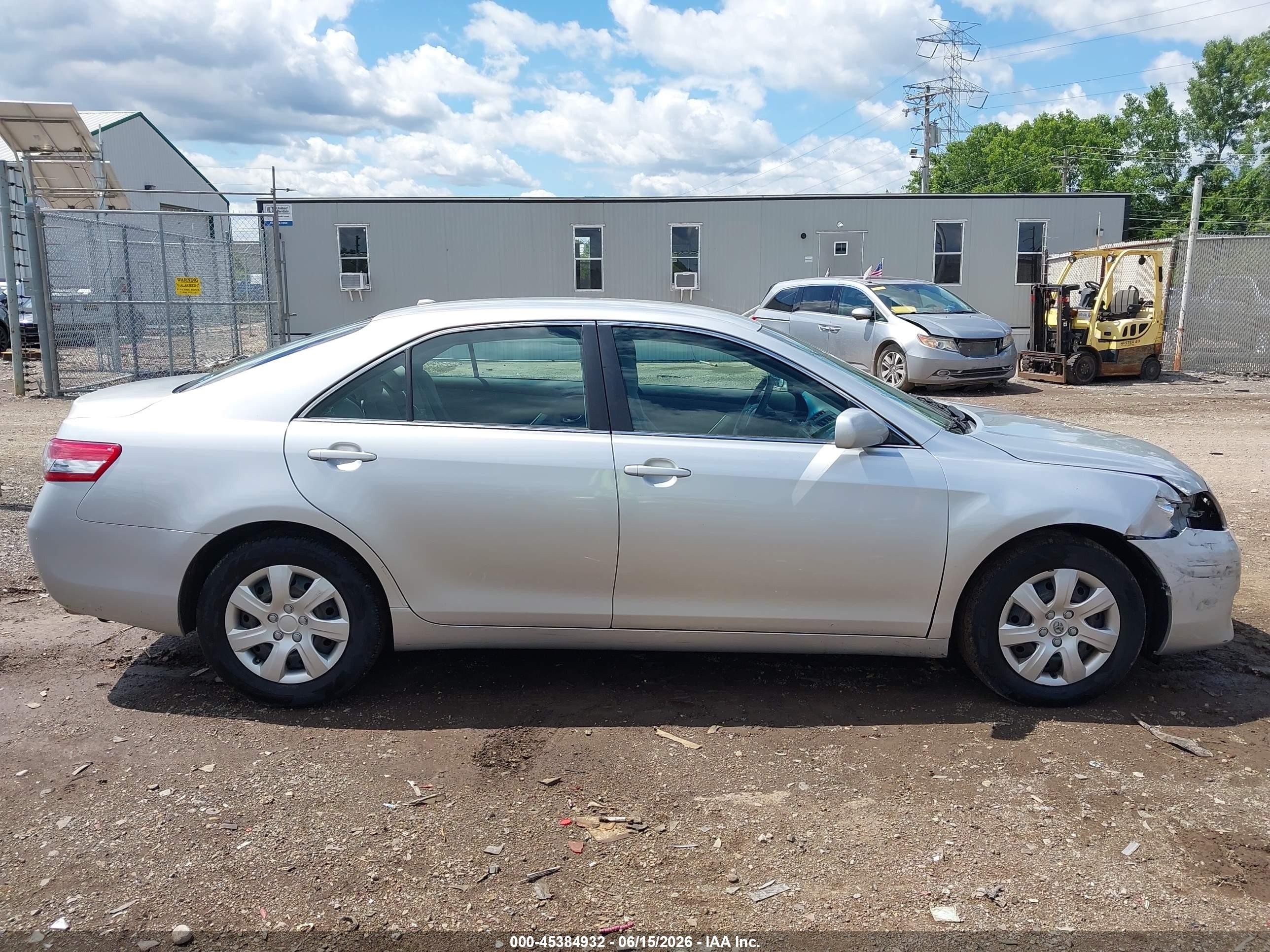 2011 Toyota Camry Le V6 Silver vin: 4T1BK3EK0BU120144