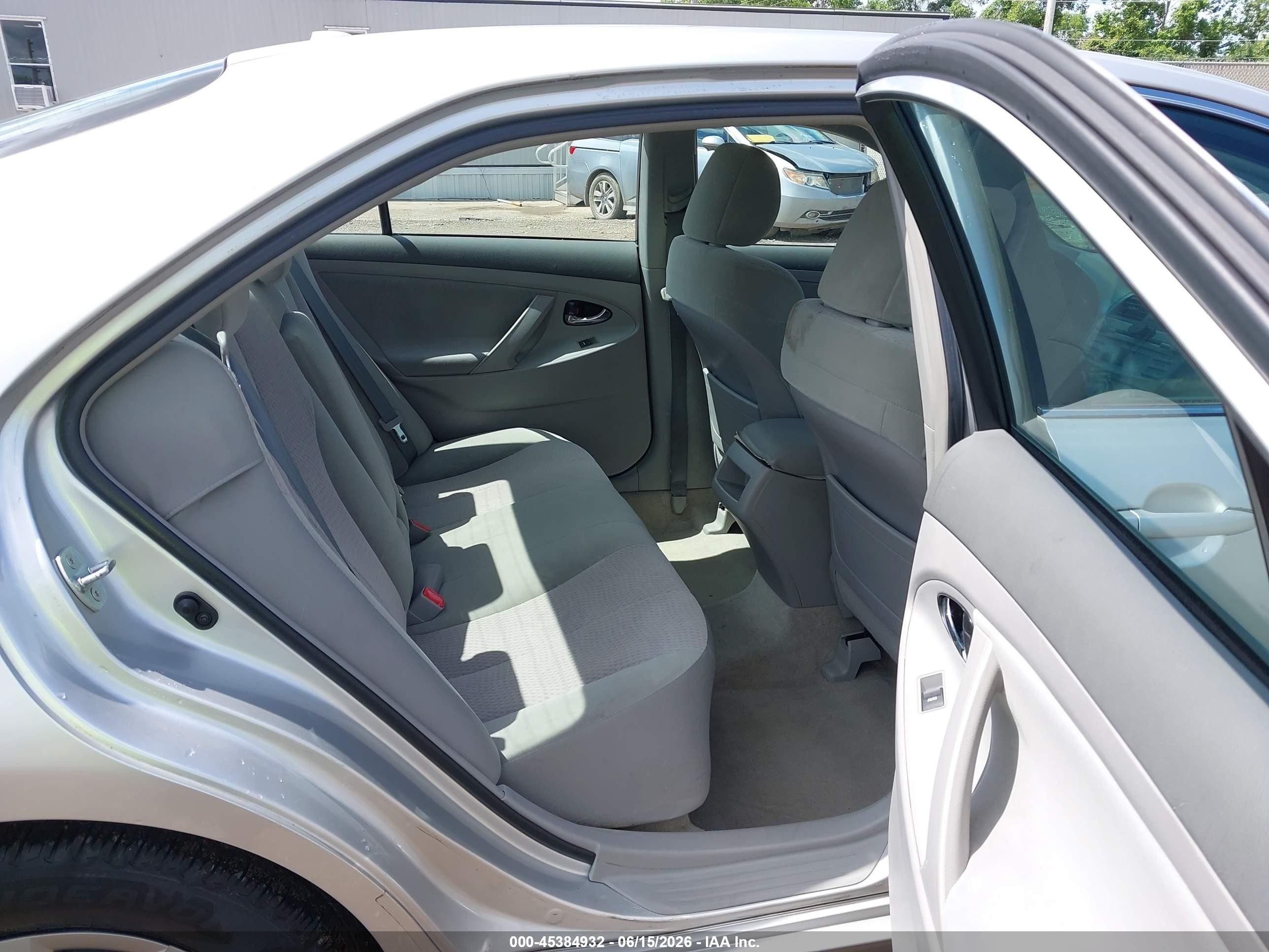 2011 Toyota Camry Le V6 Silver vin: 4T1BK3EK0BU120144