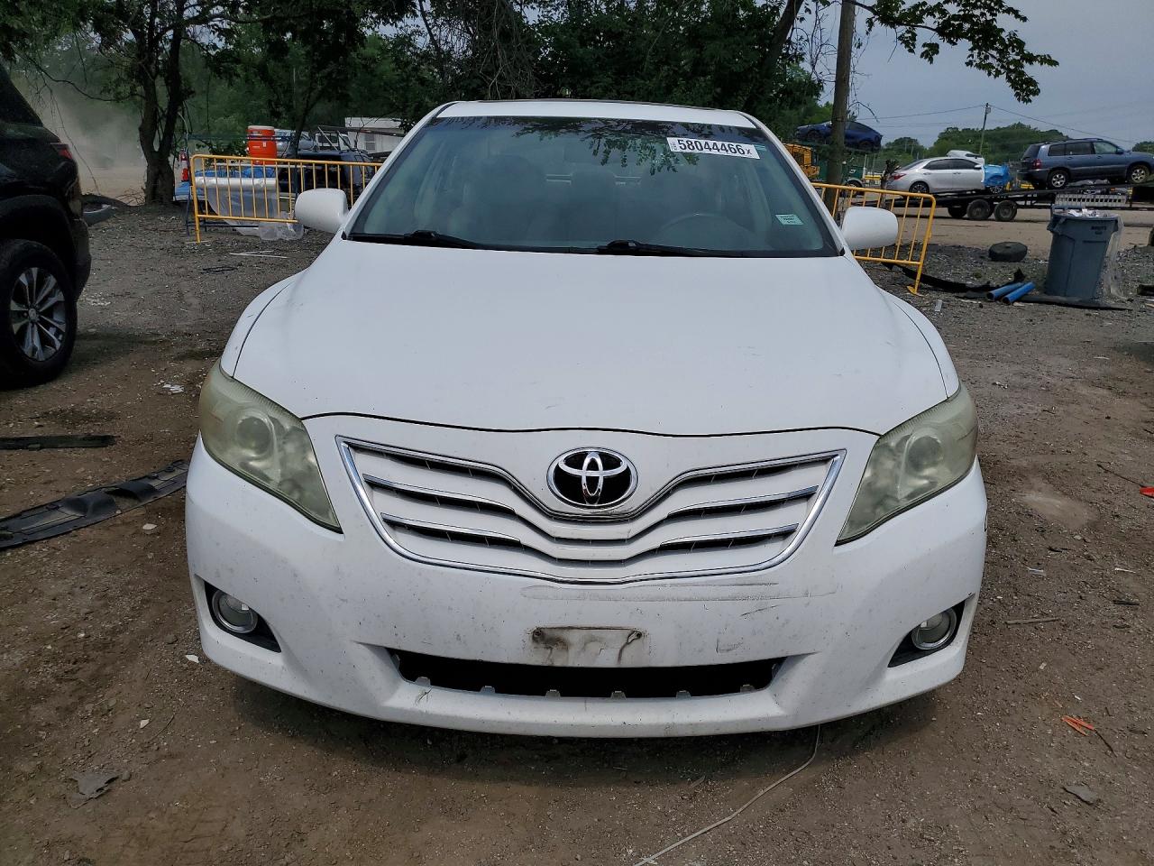 2011 Toyota Camry Xle V6 White vin: 4T1BK3EK0BU631353
