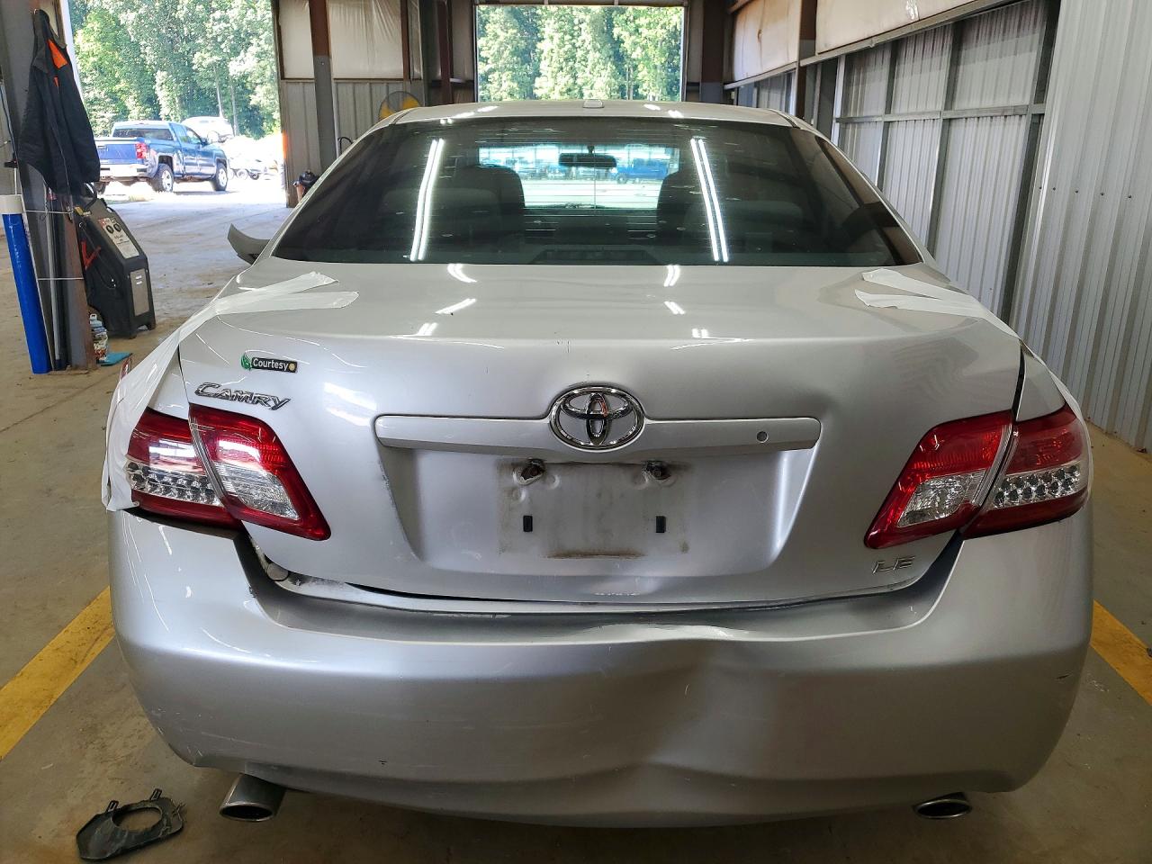 2010 Toyota Camry Le V6 Silver vin: 4T1BK3EK1AU099013