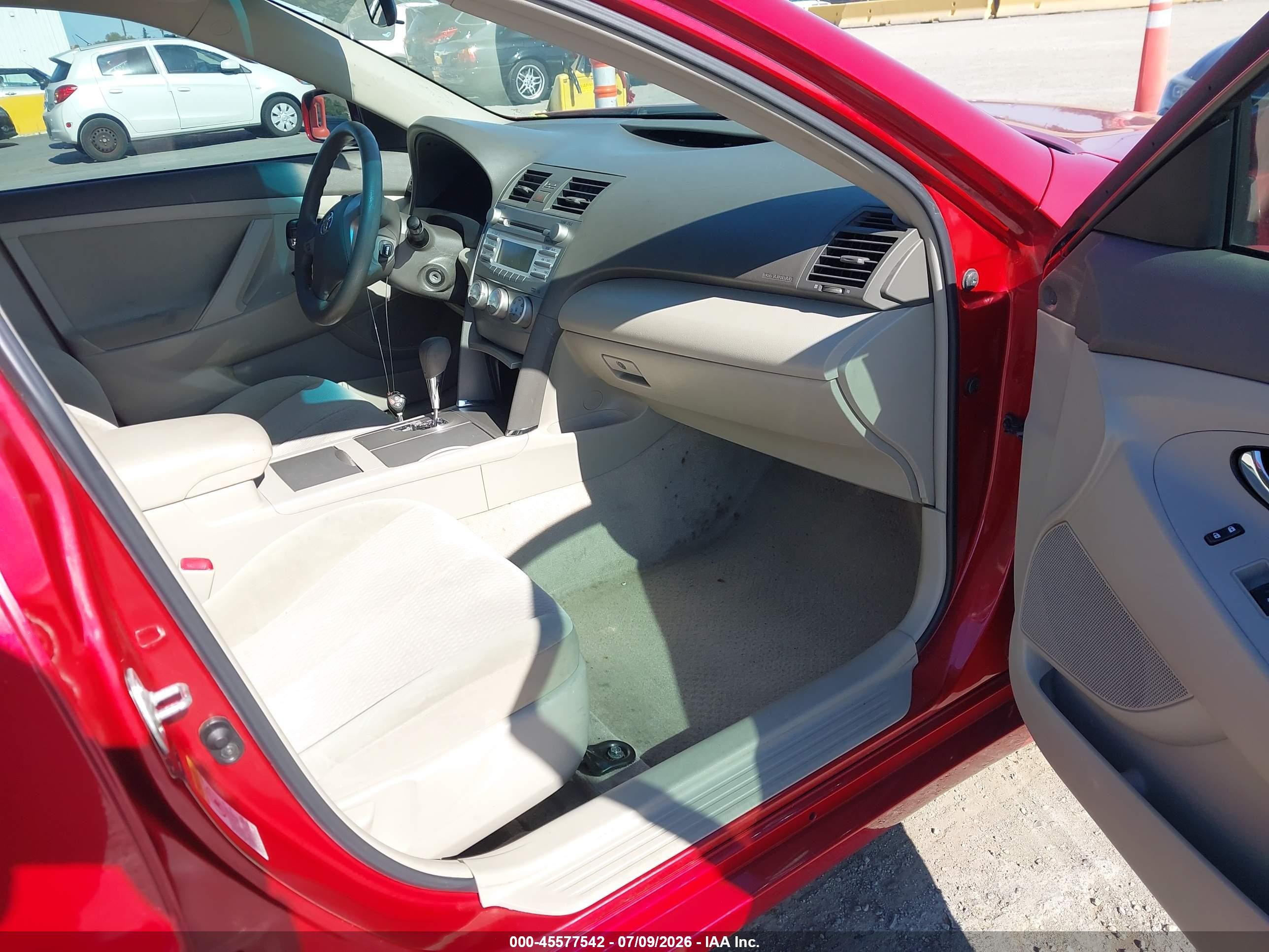 2011 Toyota Camry Le V6 Red vin: 4T1BK3EK1BU119777