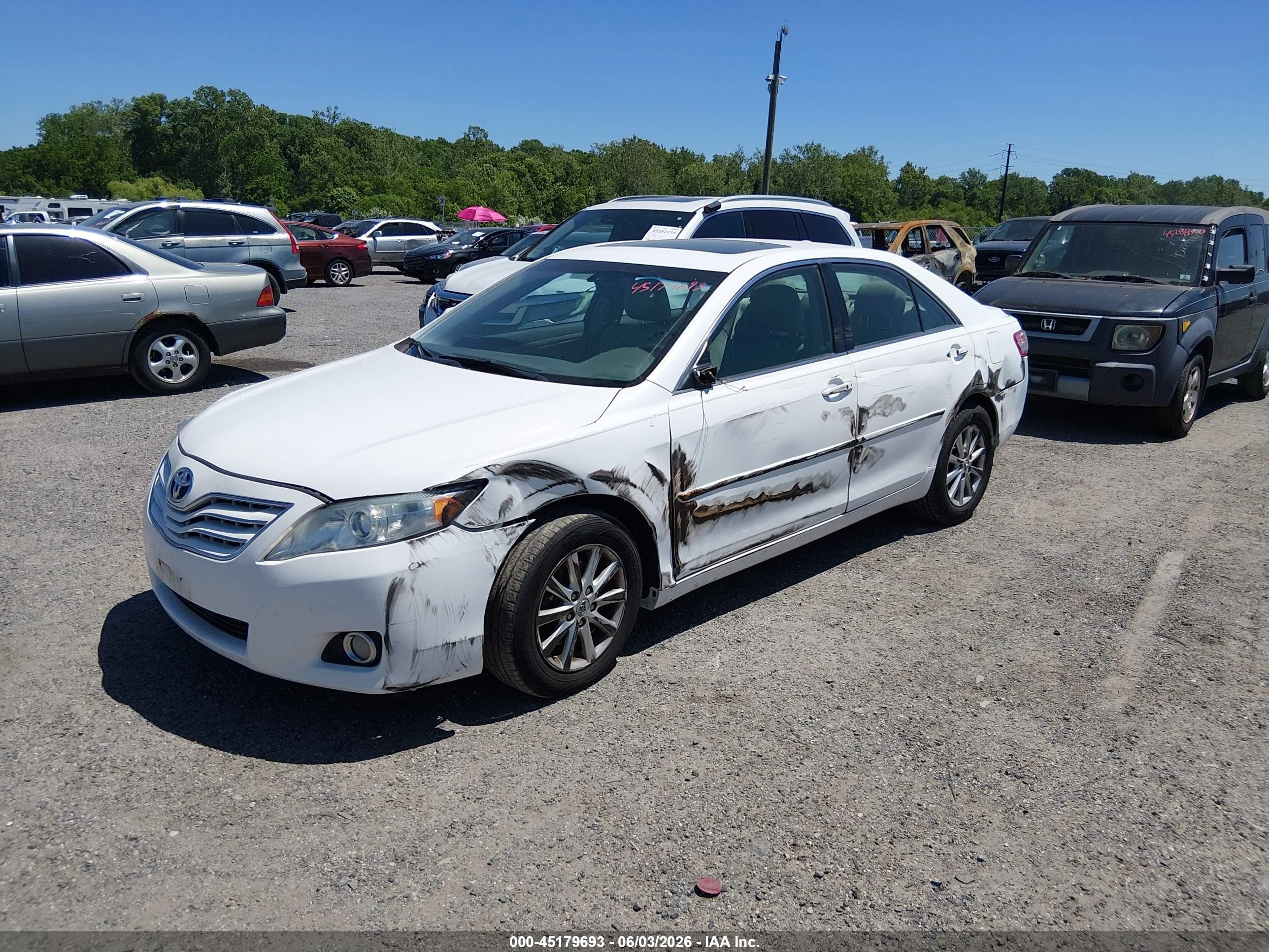 2011 Toyota Camry Xle V6 White vin: 4T1BK3EK1BU618918