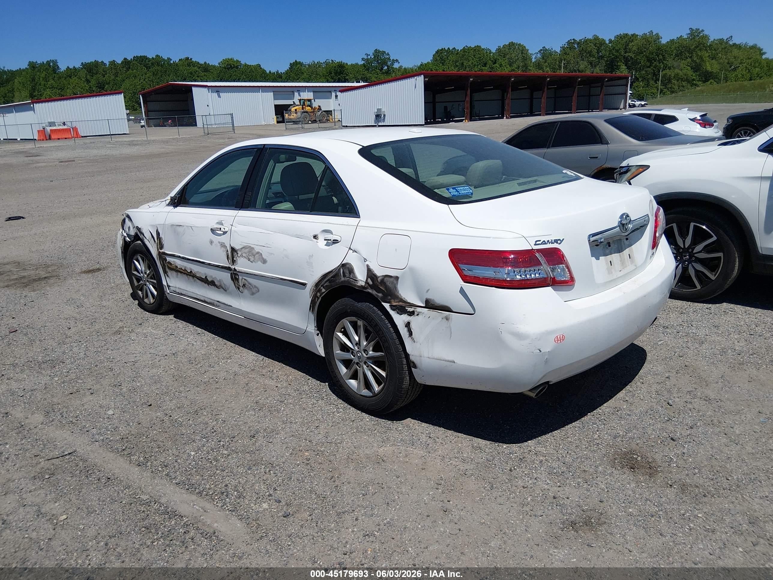2011 Toyota Camry Xle V6 White vin: 4T1BK3EK1BU618918