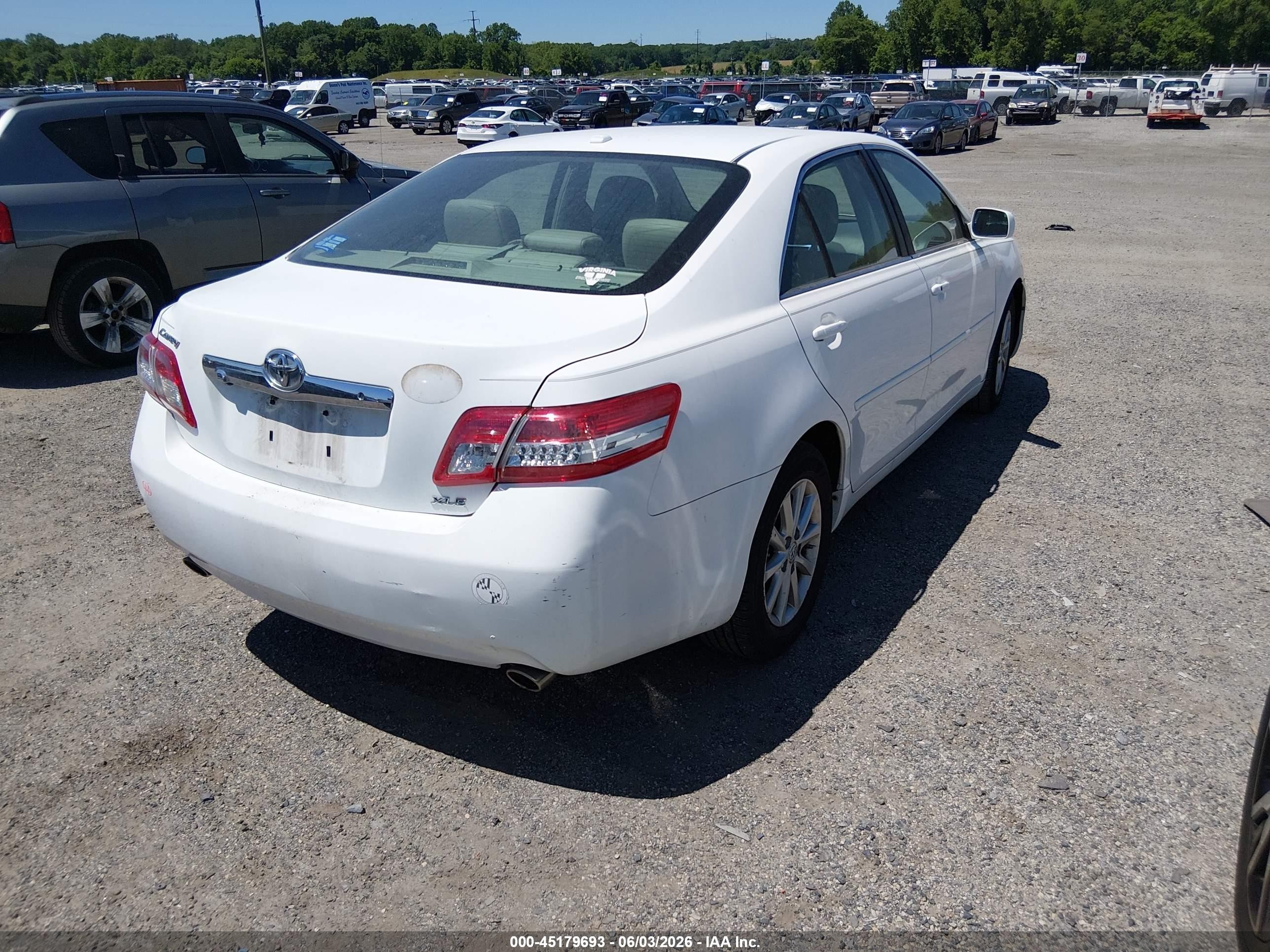 2011 Toyota Camry Xle V6 White vin: 4T1BK3EK1BU618918