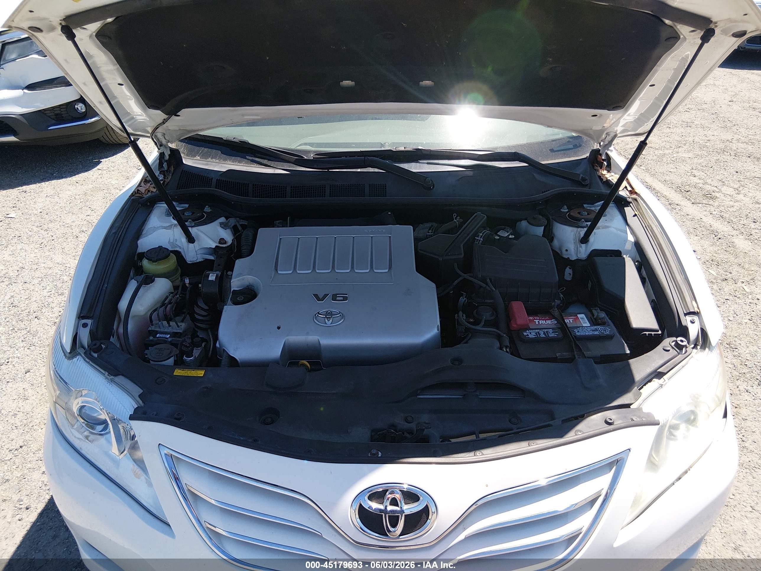 2011 Toyota Camry Xle V6 White vin: 4T1BK3EK1BU618918