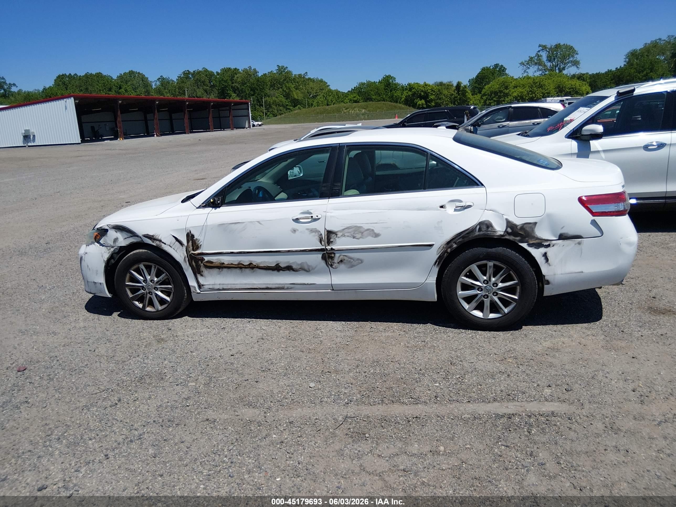2011 Toyota Camry Xle V6 White vin: 4T1BK3EK1BU618918