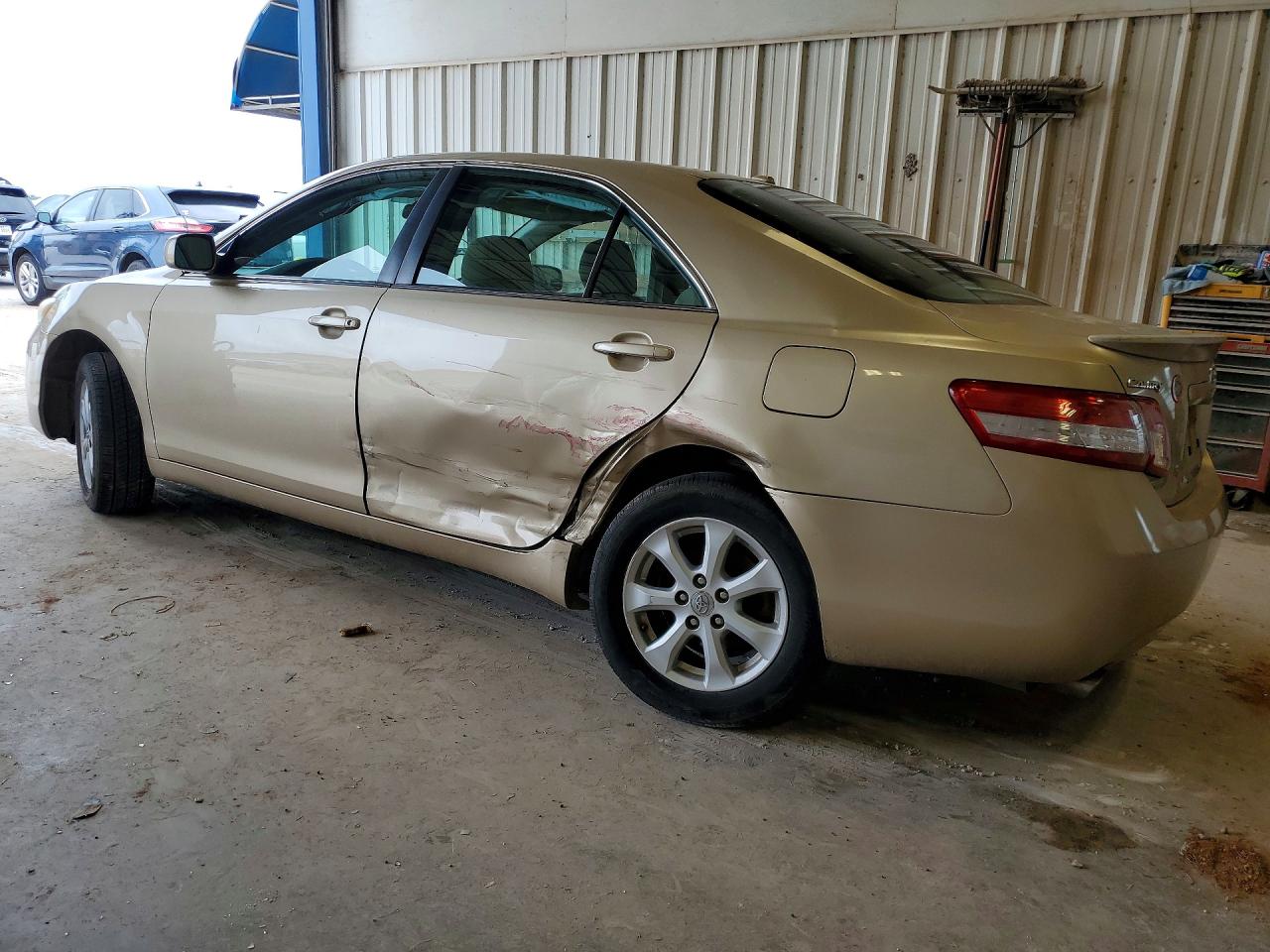 2011 Toyota Camry Le V6 Gold vin: 4T1BK3EK1BU619115