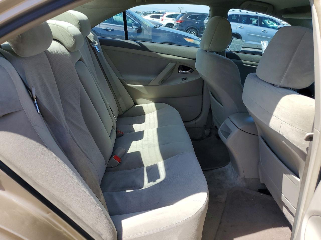 2010 Toyota Camry Le V6 Gold vin: 4T1BK3EK2AU116076
