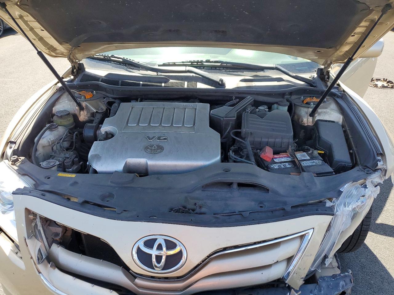 2010 Toyota Camry Le V6 Gold vin: 4T1BK3EK2AU116076