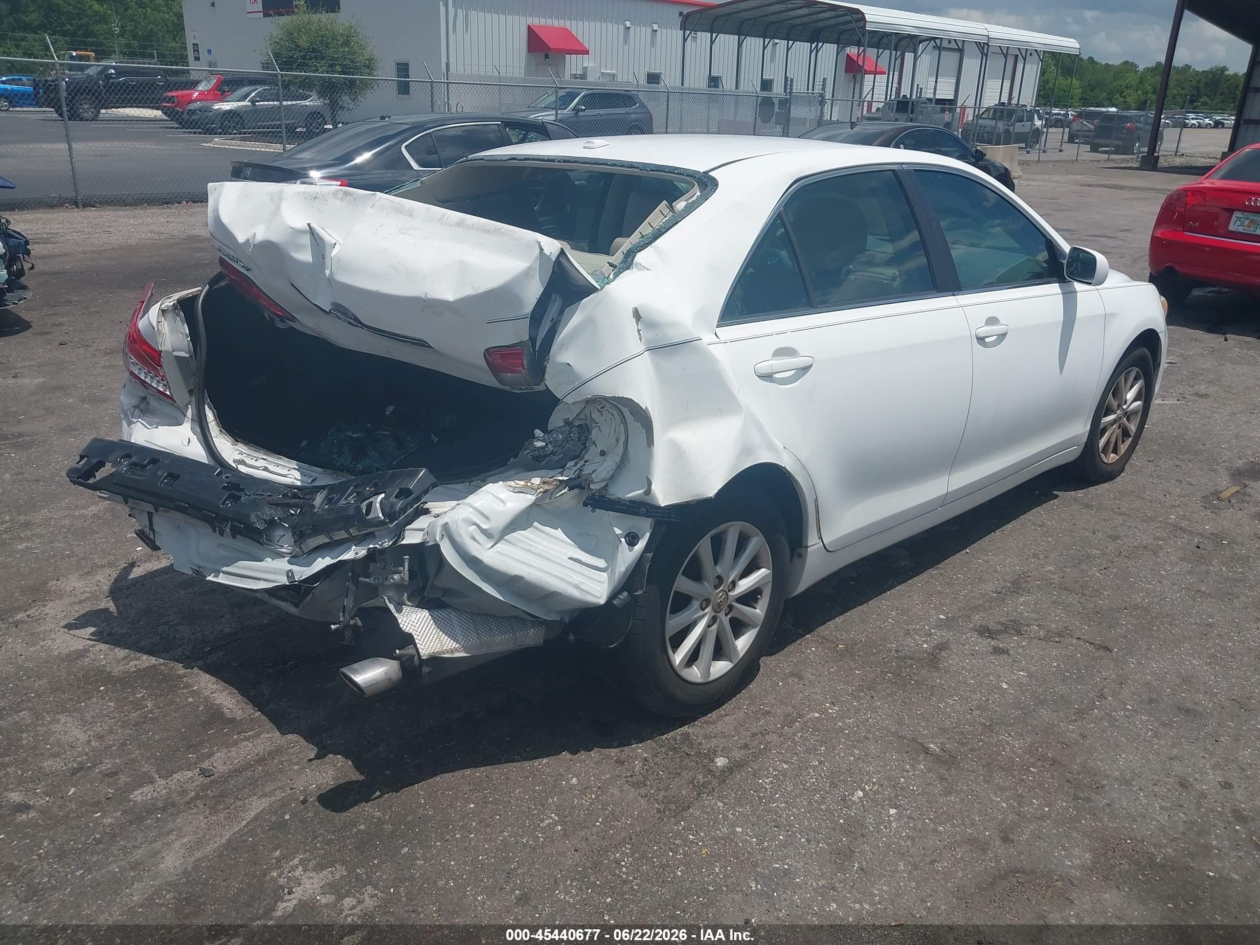 2010 Toyota Camry Xle V6 White vin: 4T1BK3EK2AU600443