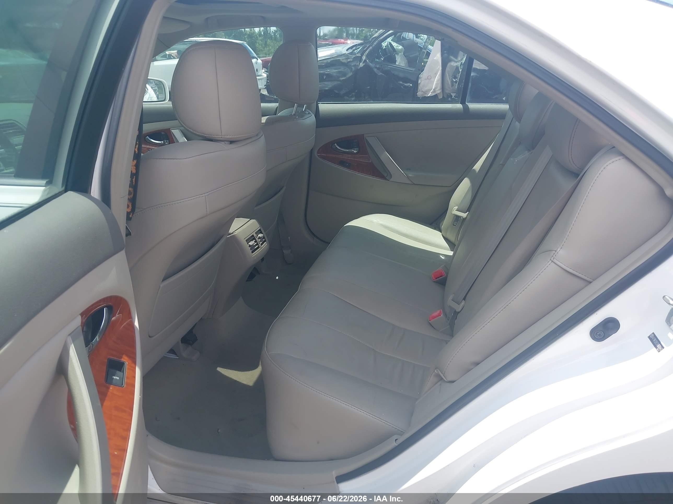 2010 Toyota Camry Xle V6 White vin: 4T1BK3EK2AU600443