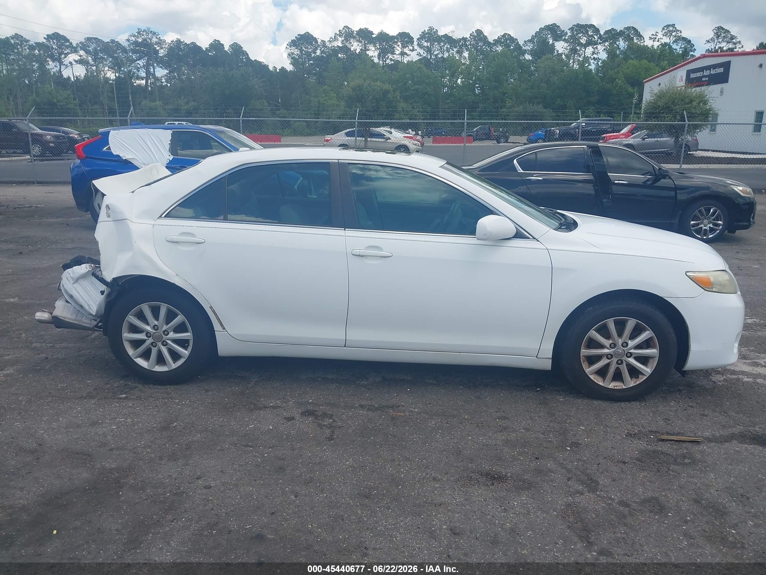 2010 Toyota Camry Xle V6 White vin: 4T1BK3EK2AU600443