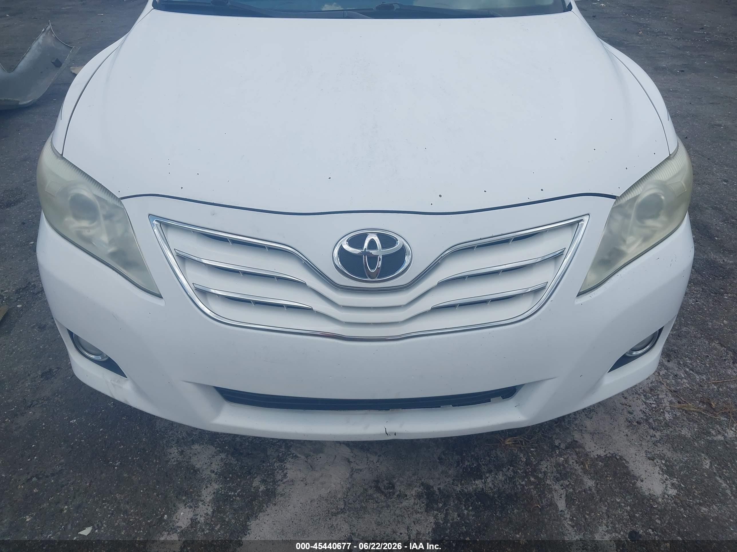 2010 Toyota Camry Xle V6 White vin: 4T1BK3EK2AU600443