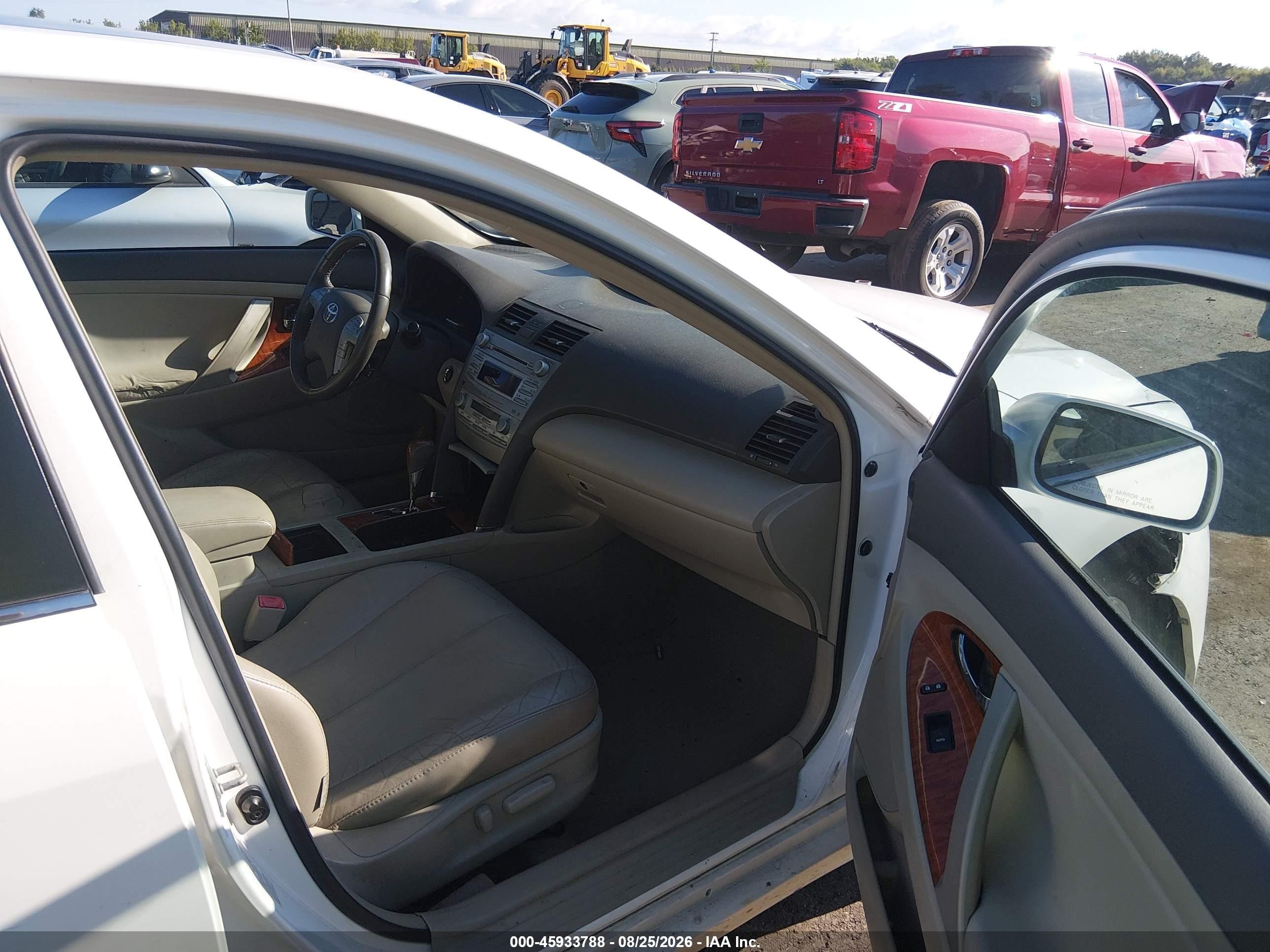 2010 Toyota Camry Xle V6 White vin: 4T1BK3EK2AU609255