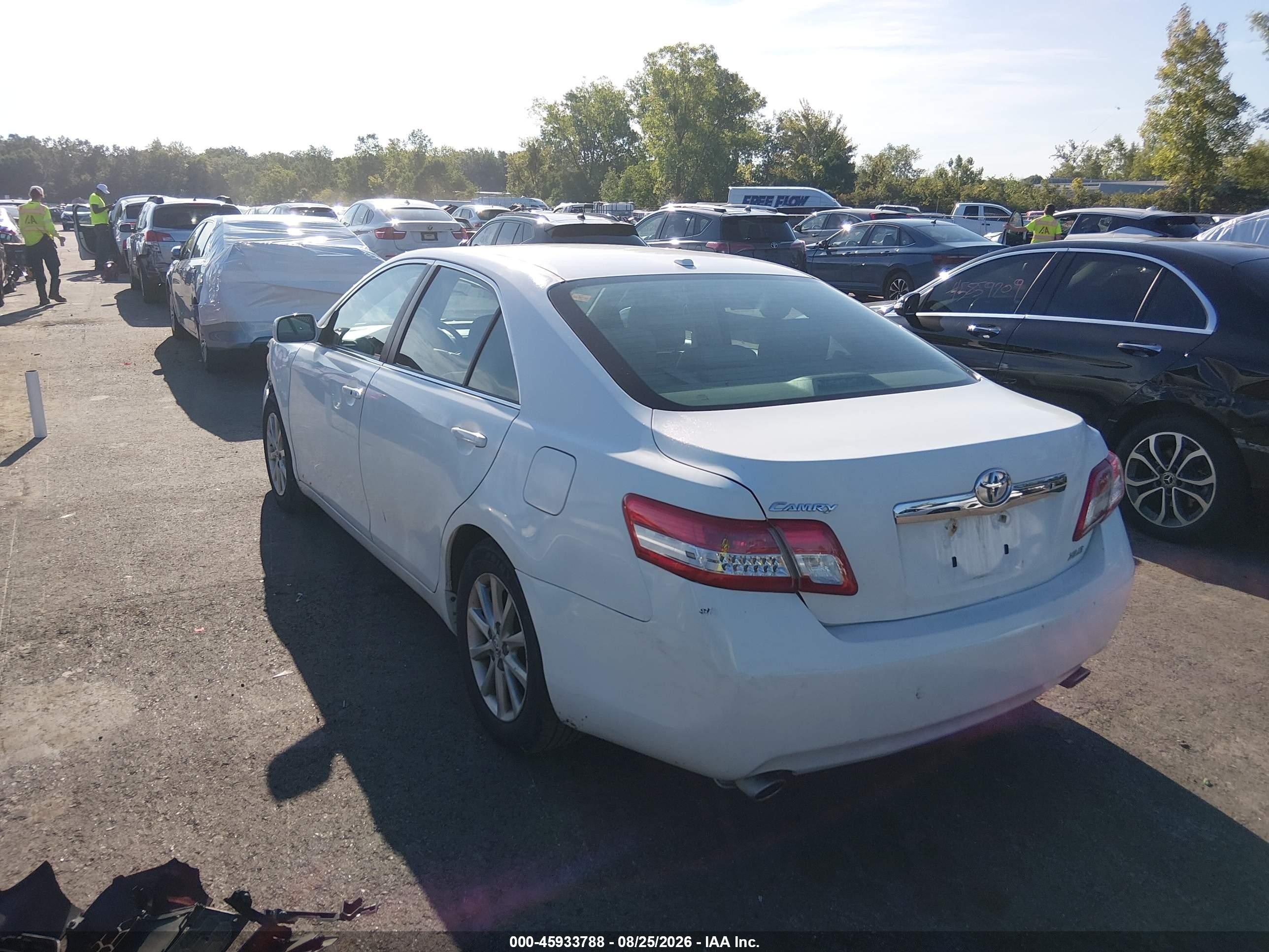 2010 Toyota Camry Xle V6 White vin: 4T1BK3EK2AU609255