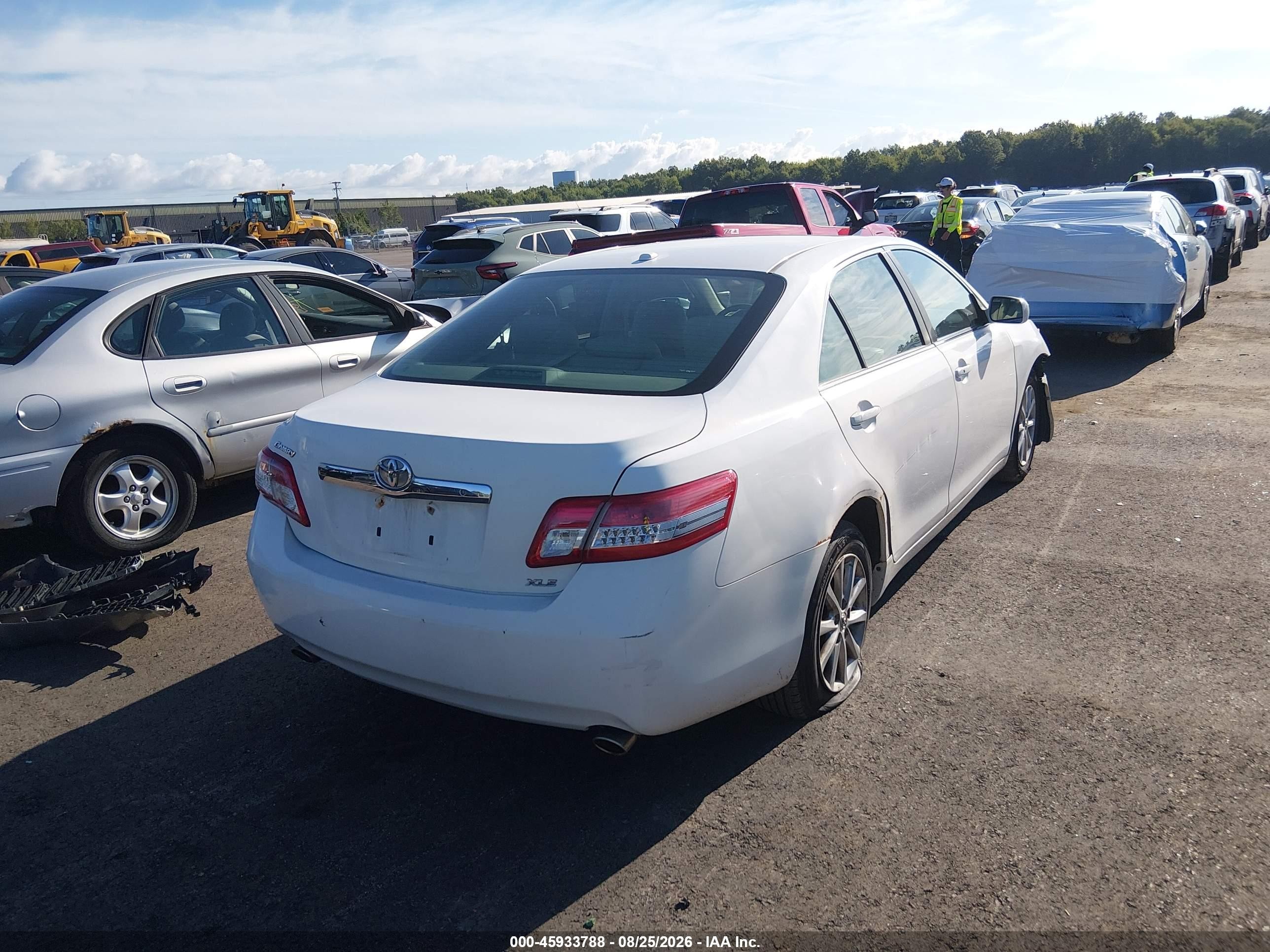 2010 Toyota Camry Xle V6 White vin: 4T1BK3EK2AU609255