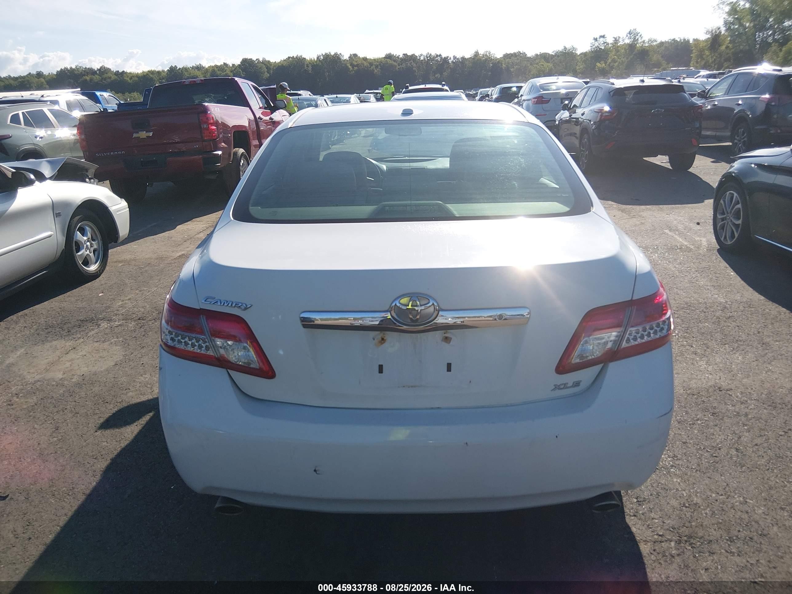 2010 Toyota Camry Xle V6 White vin: 4T1BK3EK2AU609255