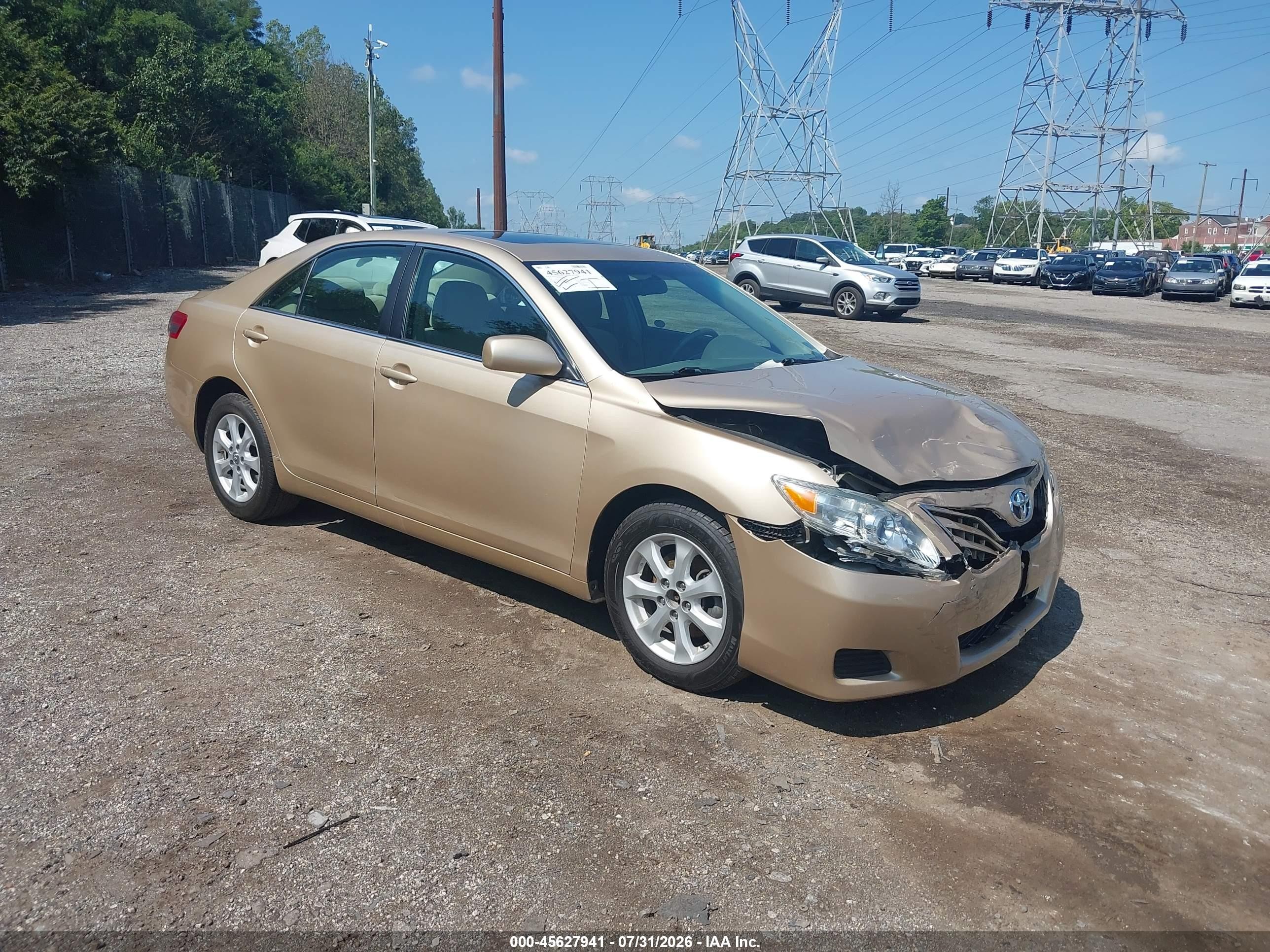 2011 Toyota Camry Le V6 Gold vin: 4T1BK3EK2BU117195