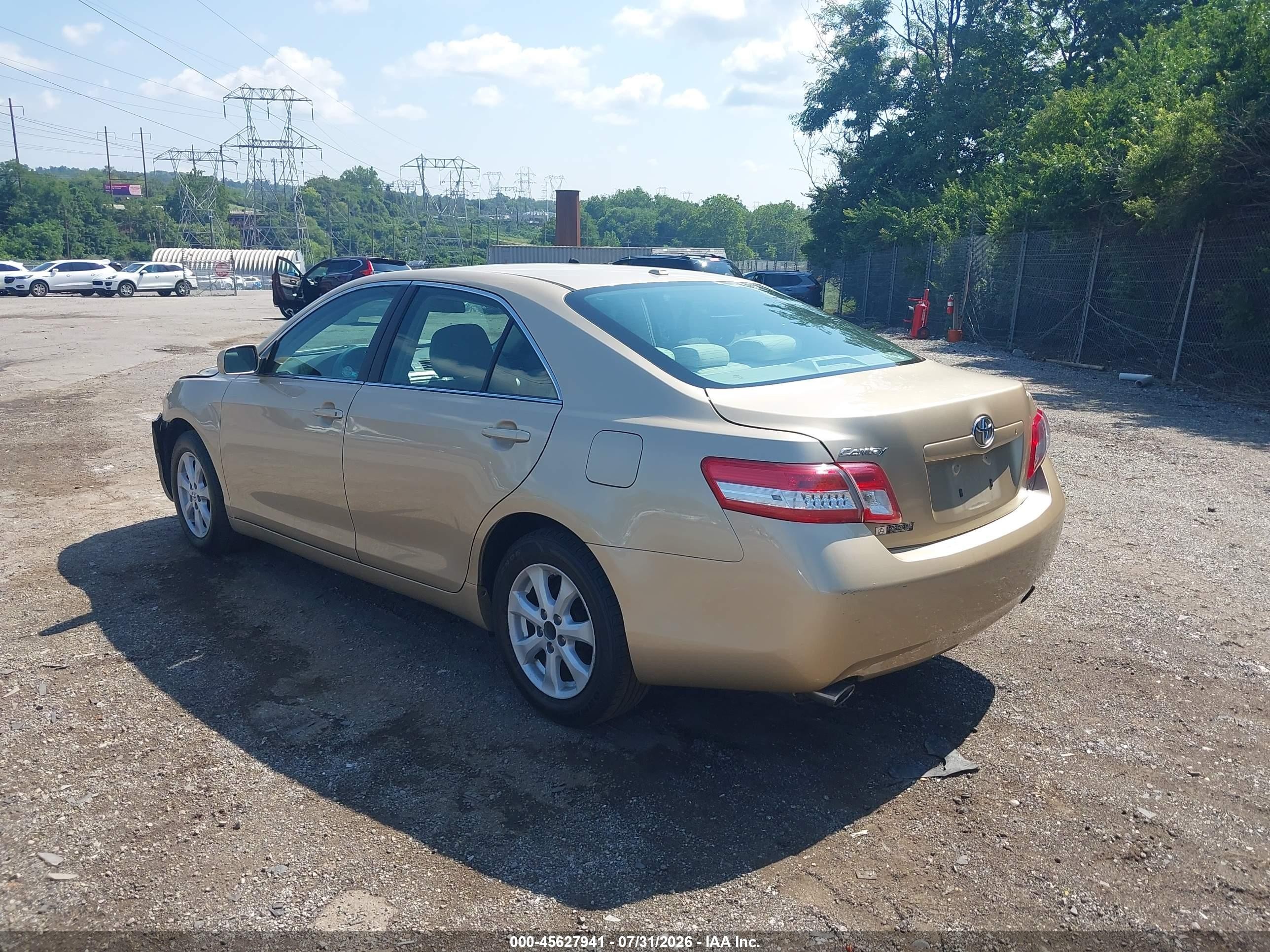 2011 Toyota Camry Le V6 Gold vin: 4T1BK3EK2BU117195