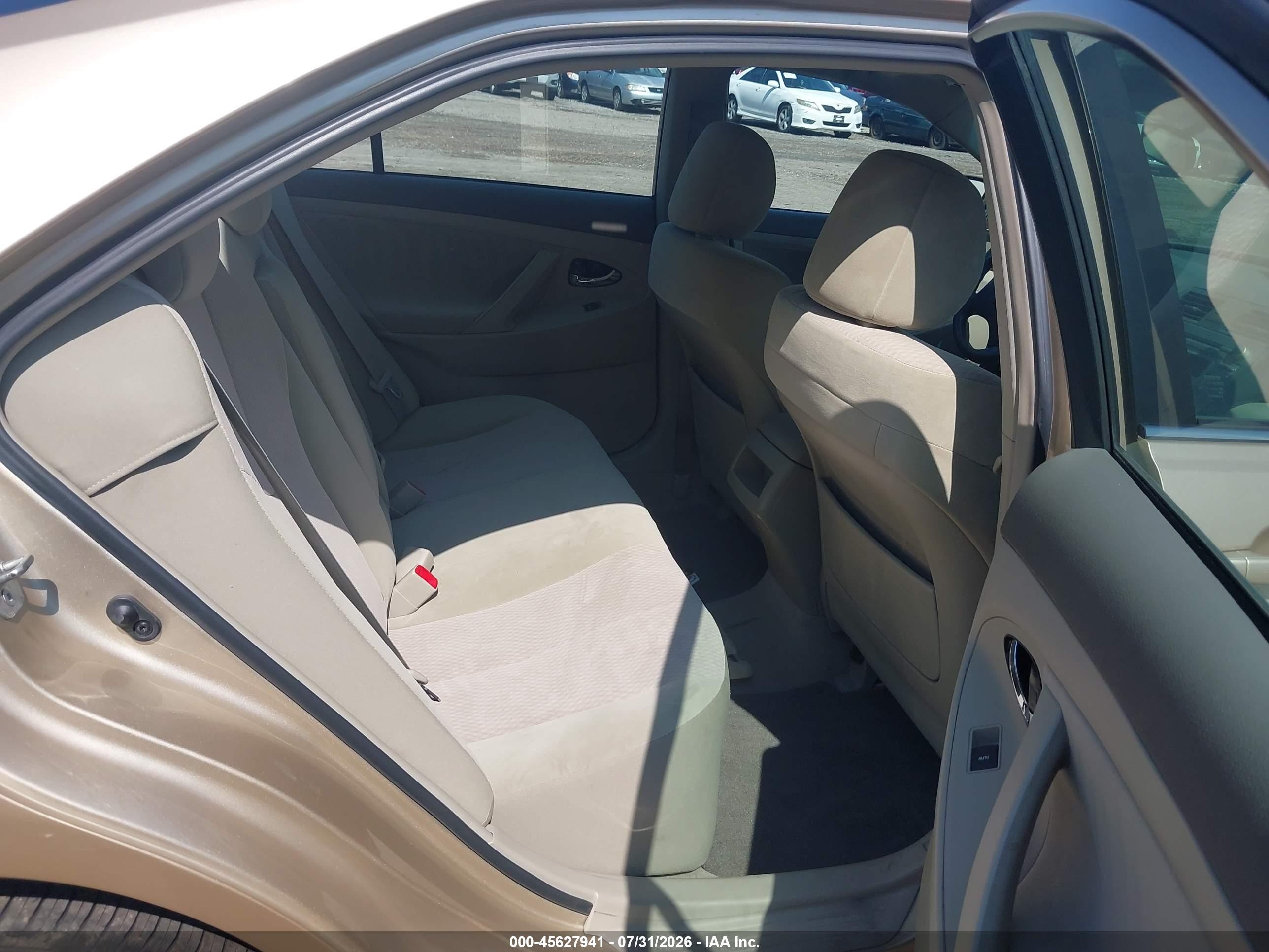 2011 Toyota Camry Le V6 Gold vin: 4T1BK3EK2BU117195