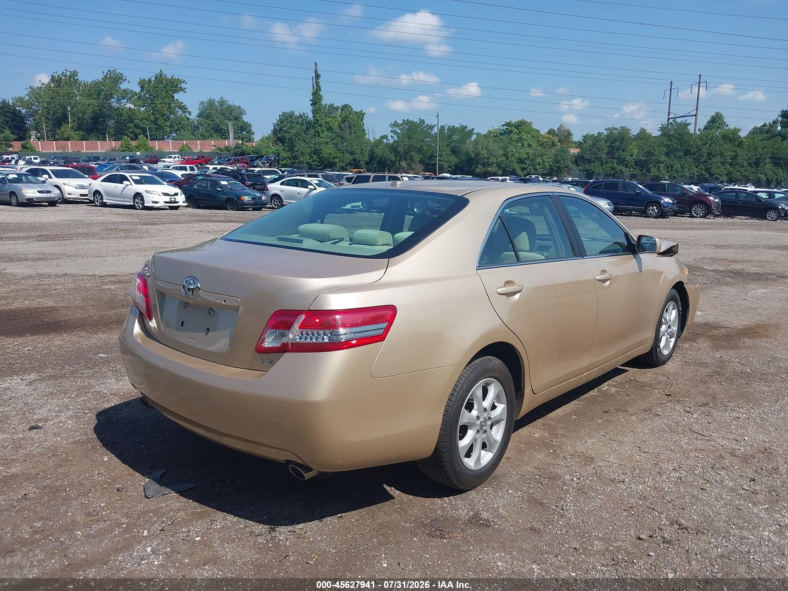 2011 Toyota Camry Le V6 Gold vin: 4T1BK3EK2BU117195