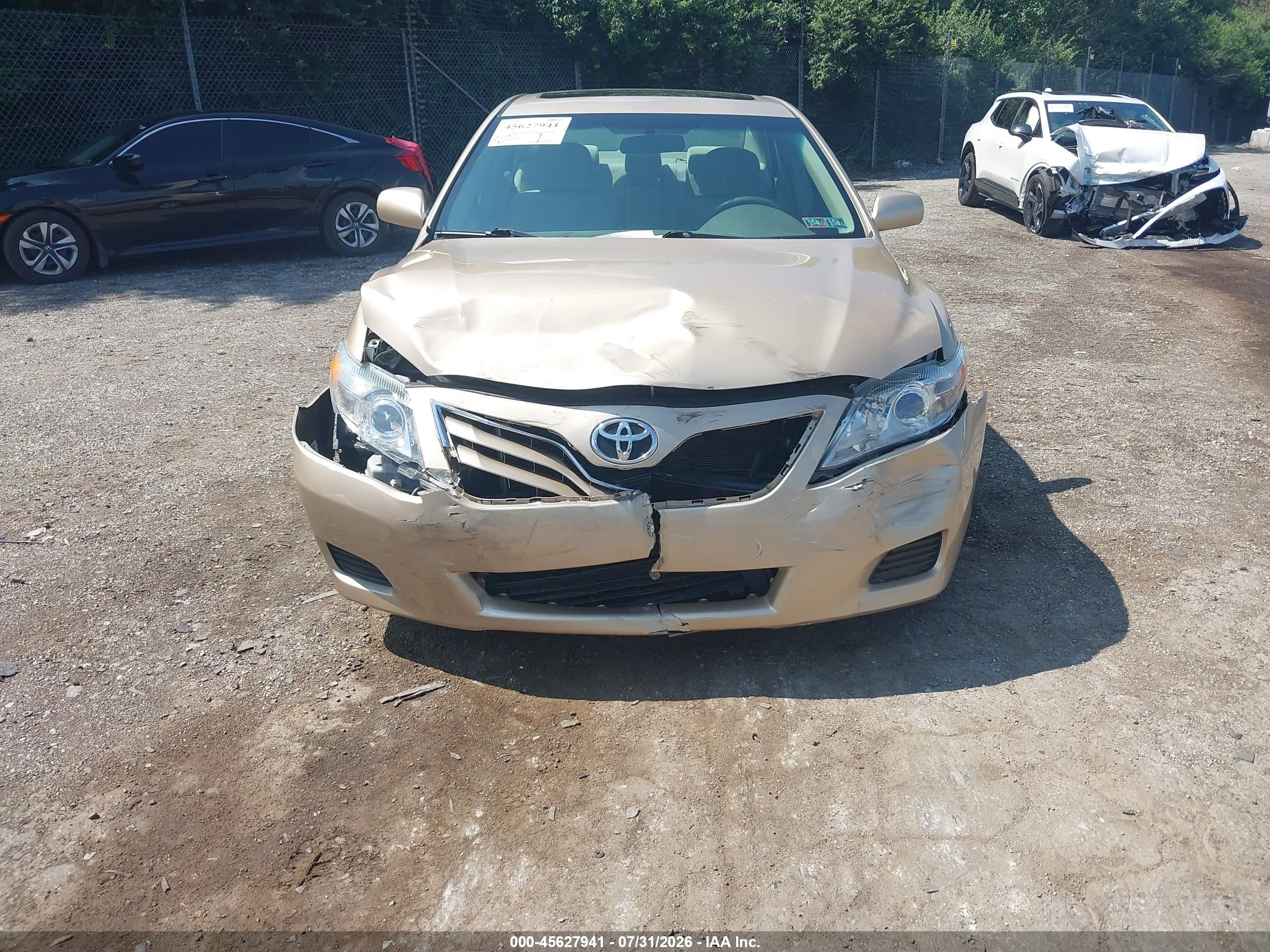 2011 Toyota Camry Le V6 Gold vin: 4T1BK3EK2BU117195