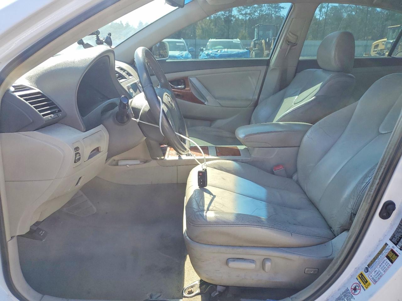 2011 Toyota Camry Xle V6 White vin: 4T1BK3EK2BU616627