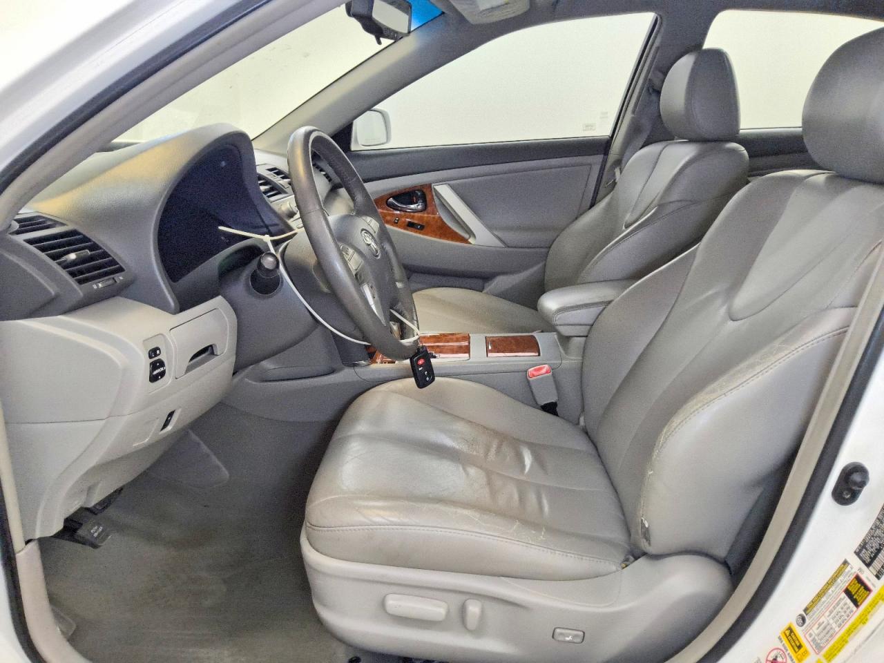 2011 Toyota Camry Xle V6 White vin: 4T1BK3EK2BU618880