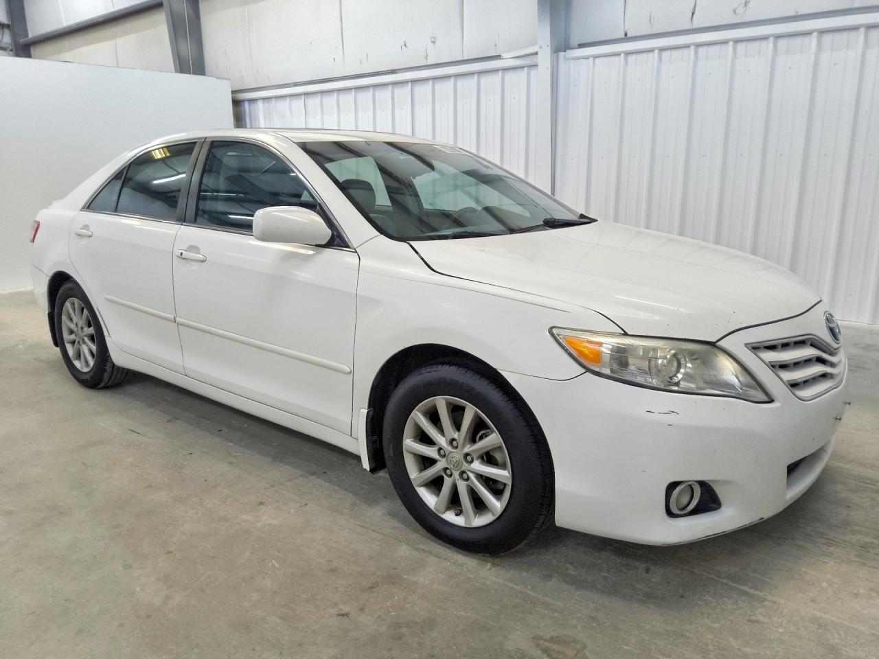 2011 Toyota Camry Xle V6 White vin: 4T1BK3EK2BU618880